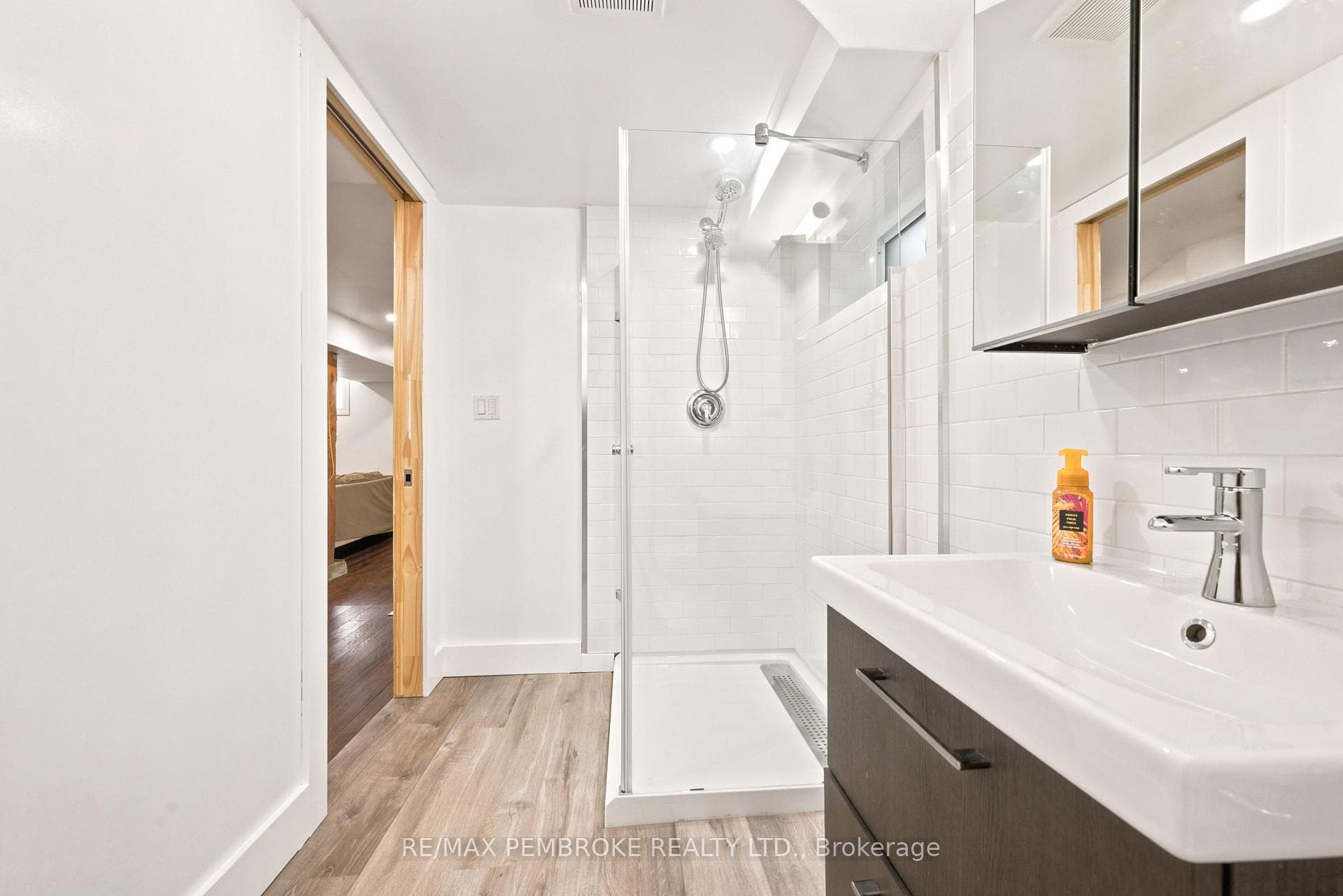 117 Algonquin Street photo 26