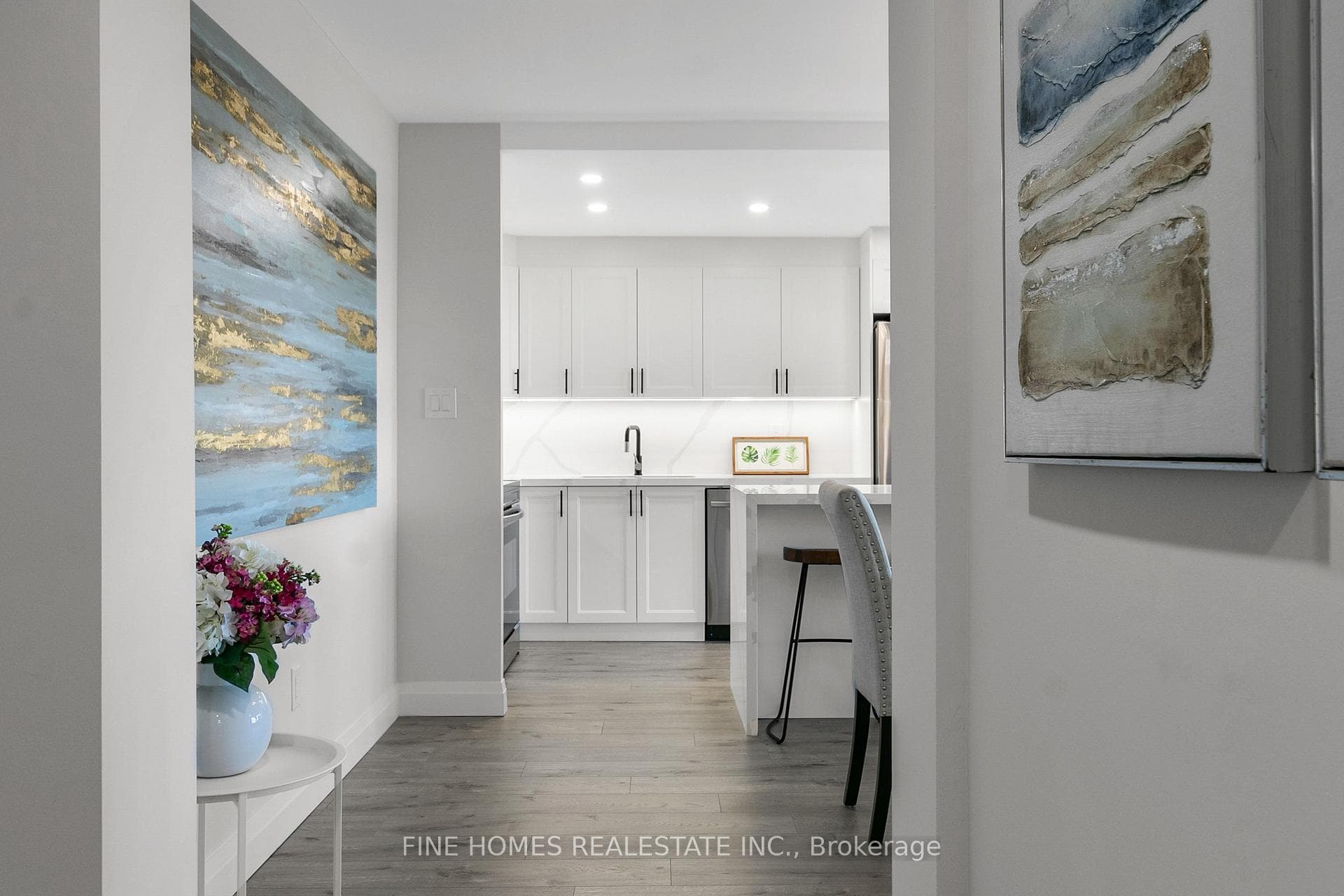 260 Scarlett Road Unit 1612 photo 3