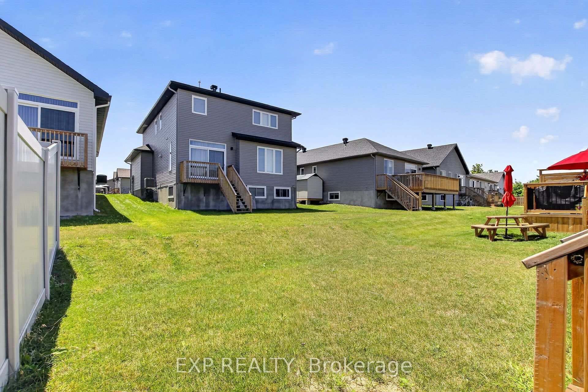98 Seabert Drive photo 36