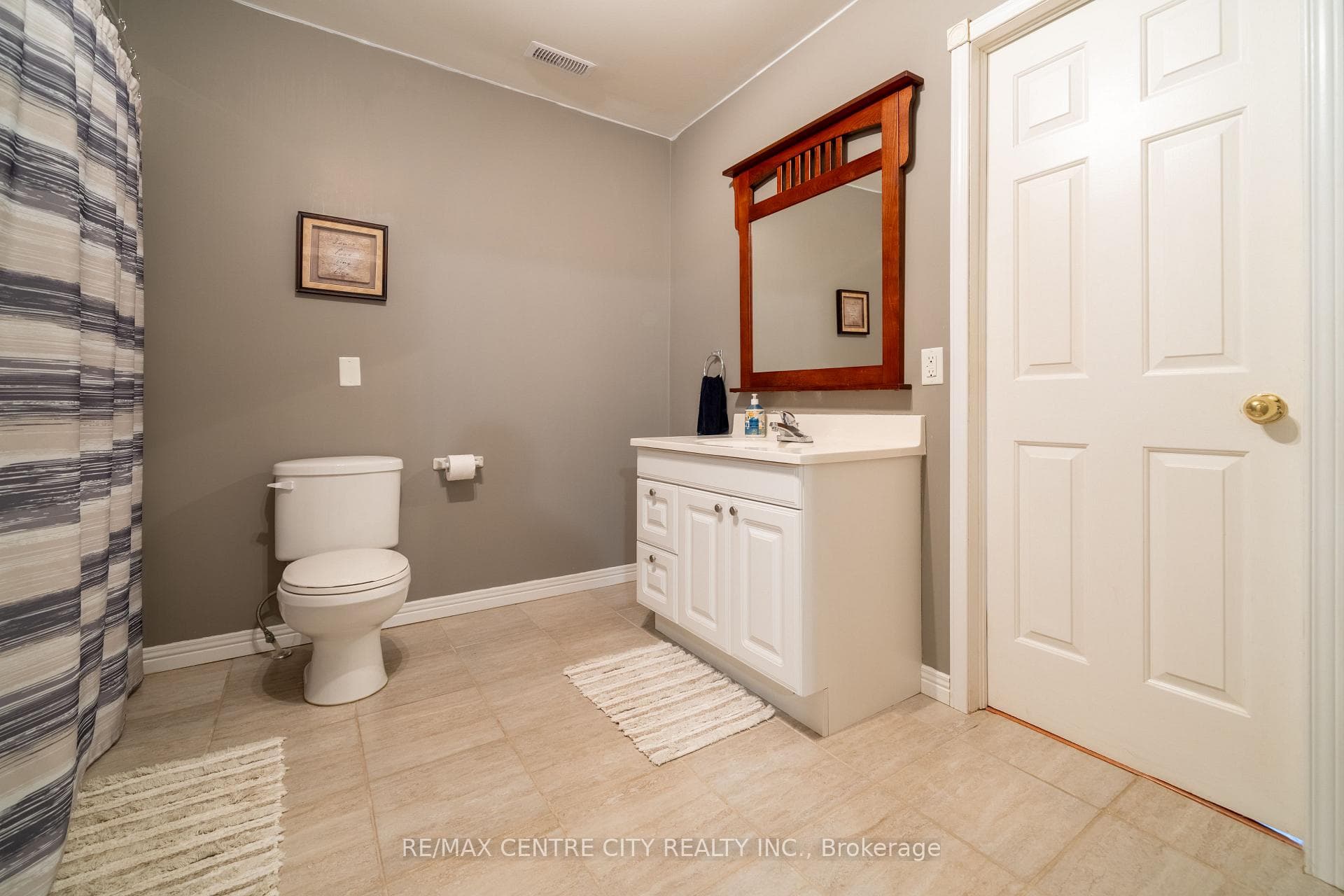 176 Eastman Avenue photo 30