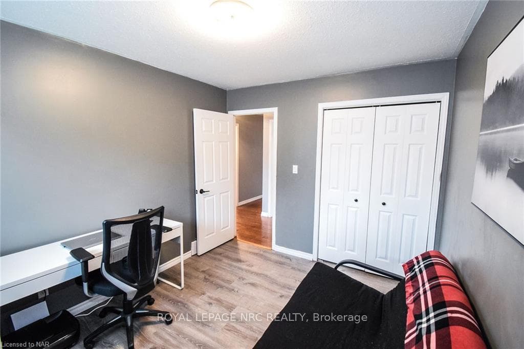 214 YORK Street photo 23