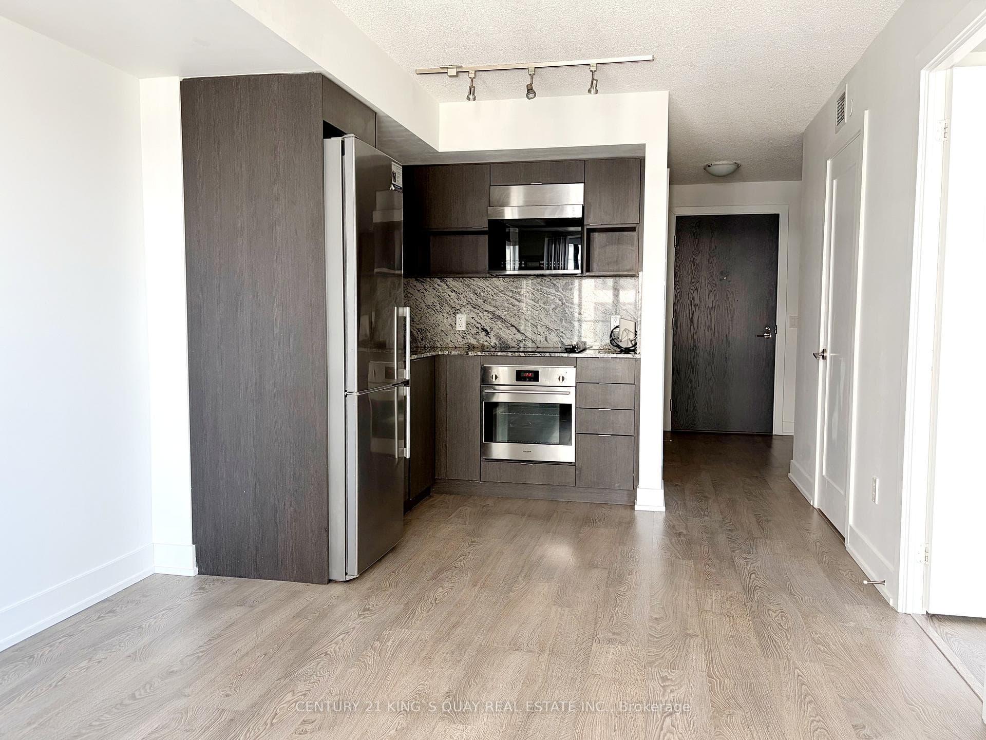 9 Mabelle Avenue Unit 1121 photo 6