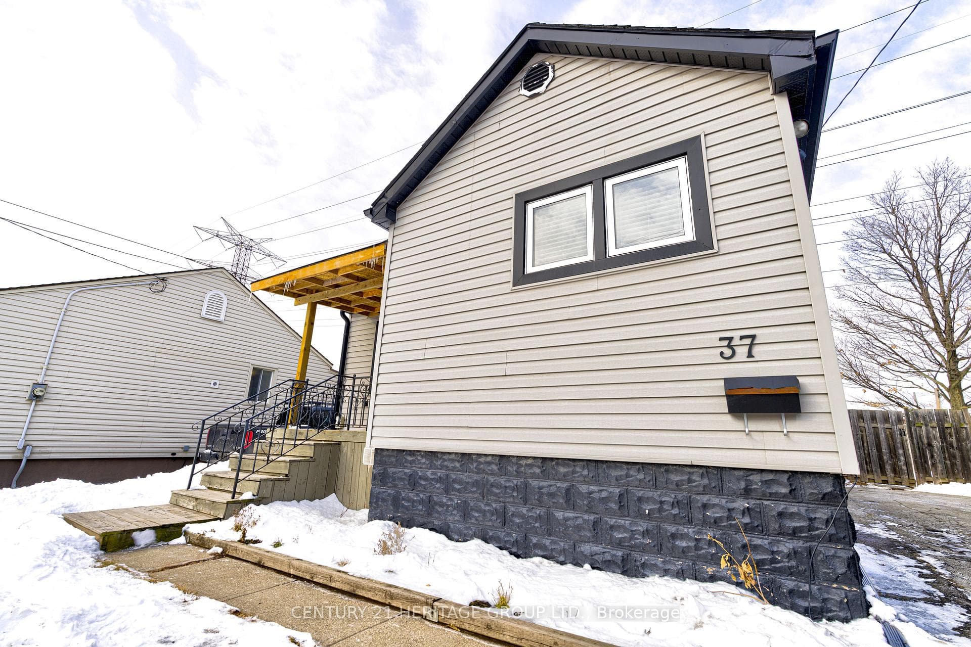 37 Selkirk Avenue photo 6