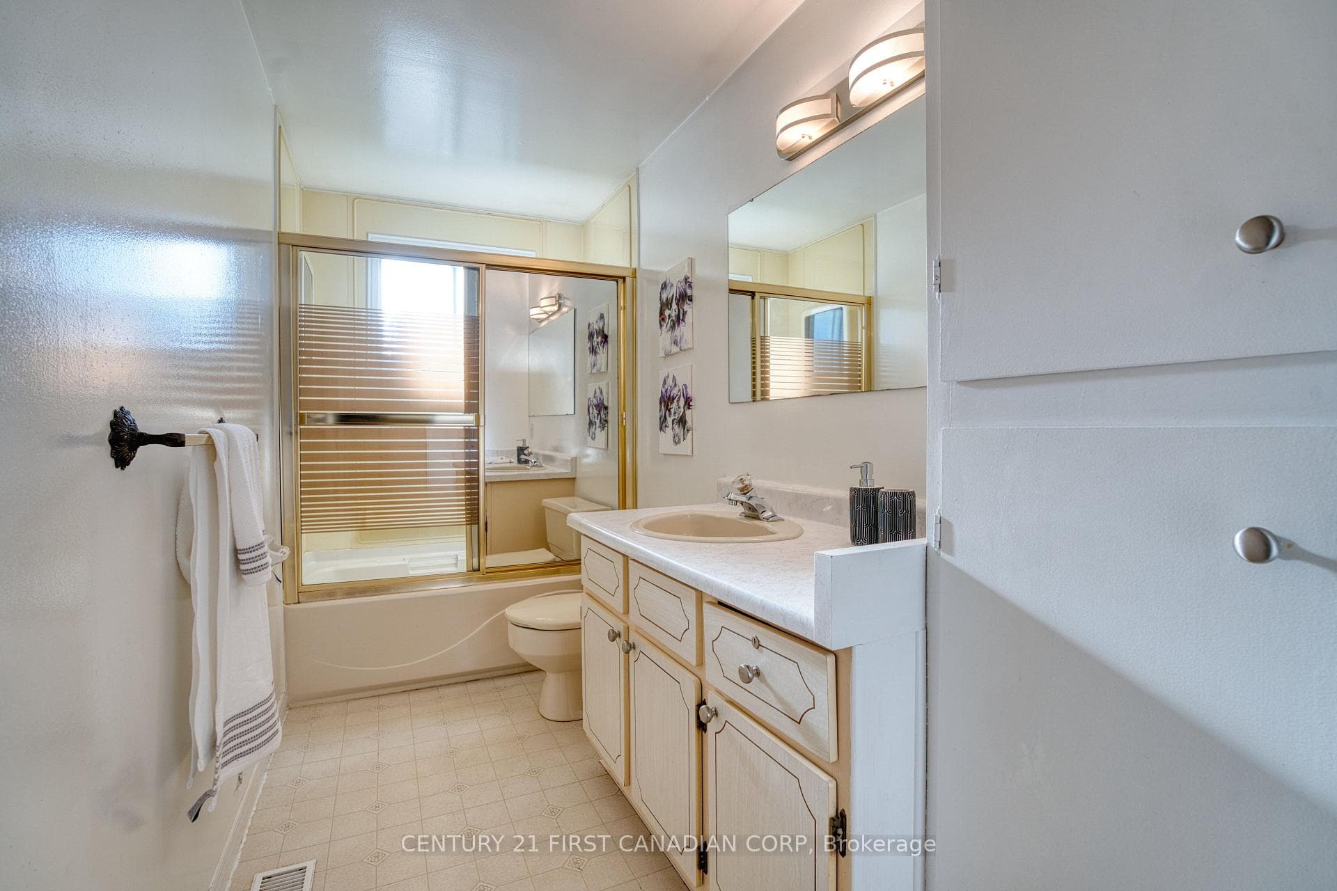 419 Castlegrove Boulevard photo 22