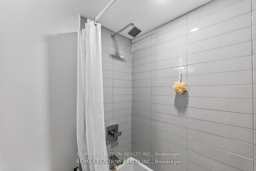2033 Kennedy Road Unit 2008 photo 22