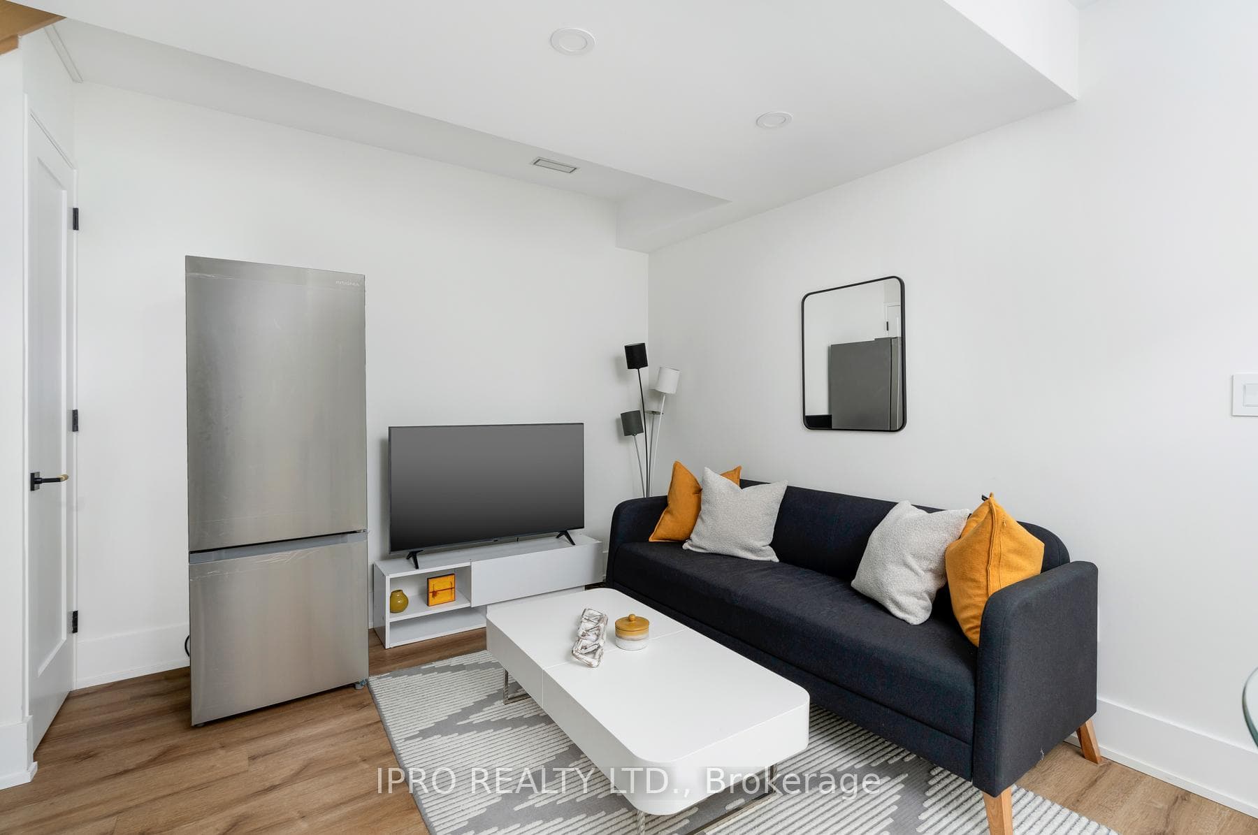58 Doncaster Avenue photo 39