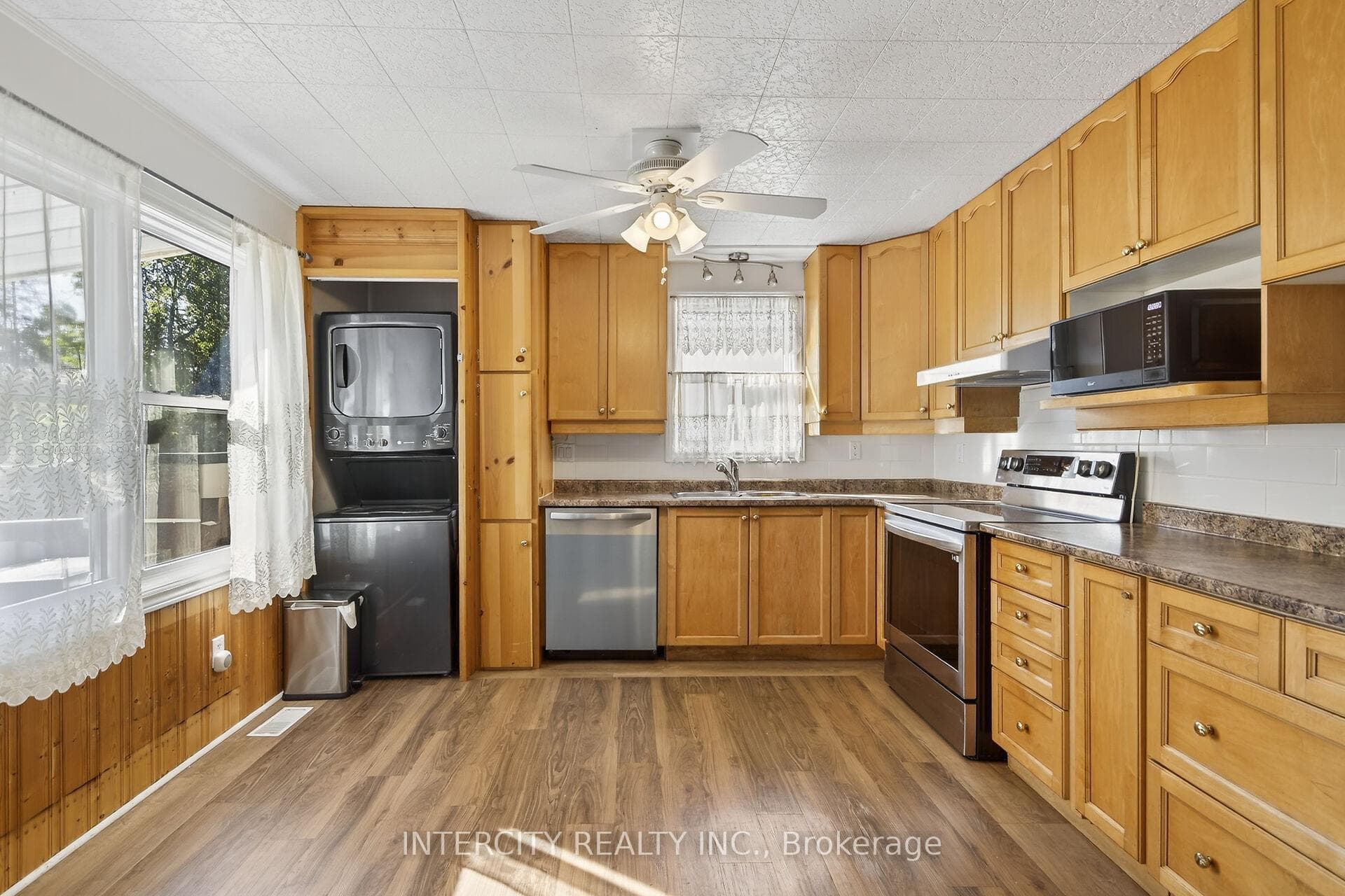 2152 25 Side Road photo 9