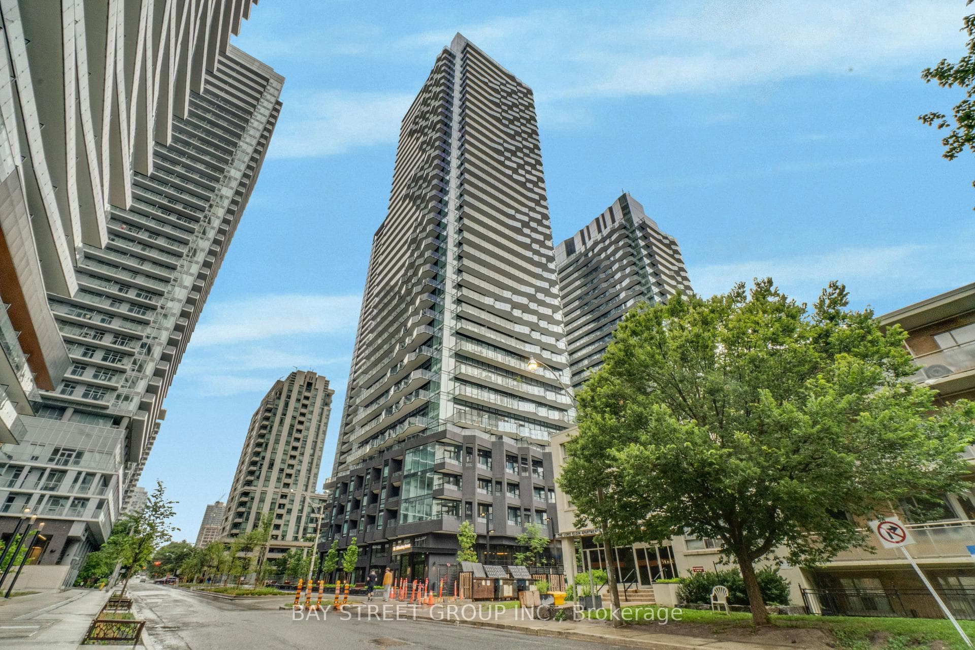 110 Broadway Avenue Unit 1813S photo 1