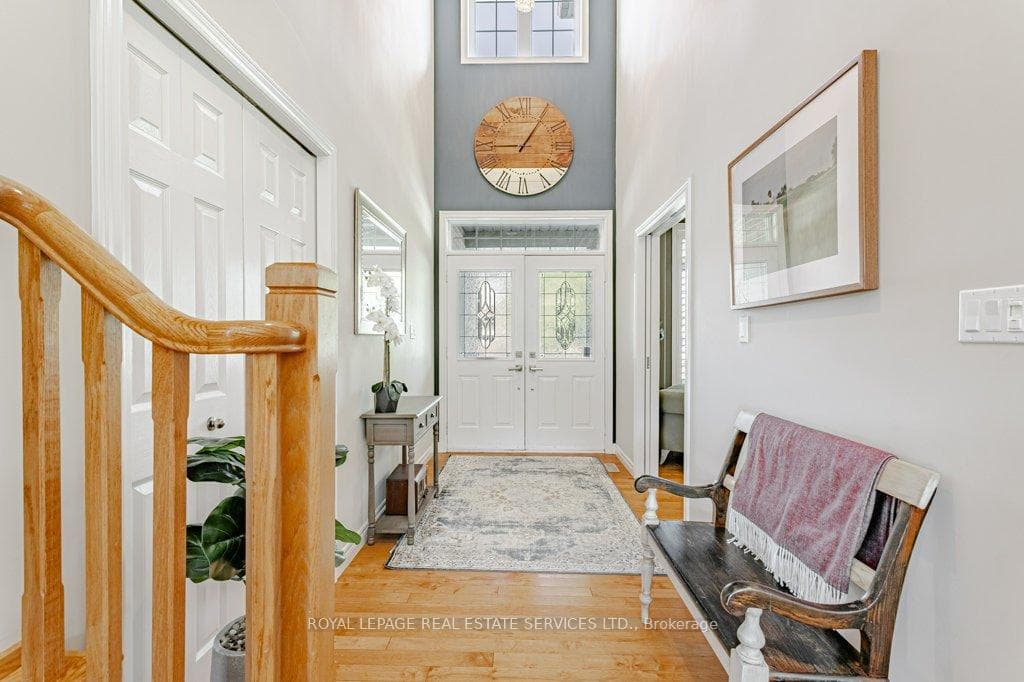 560 Lakeview Drive photo 3