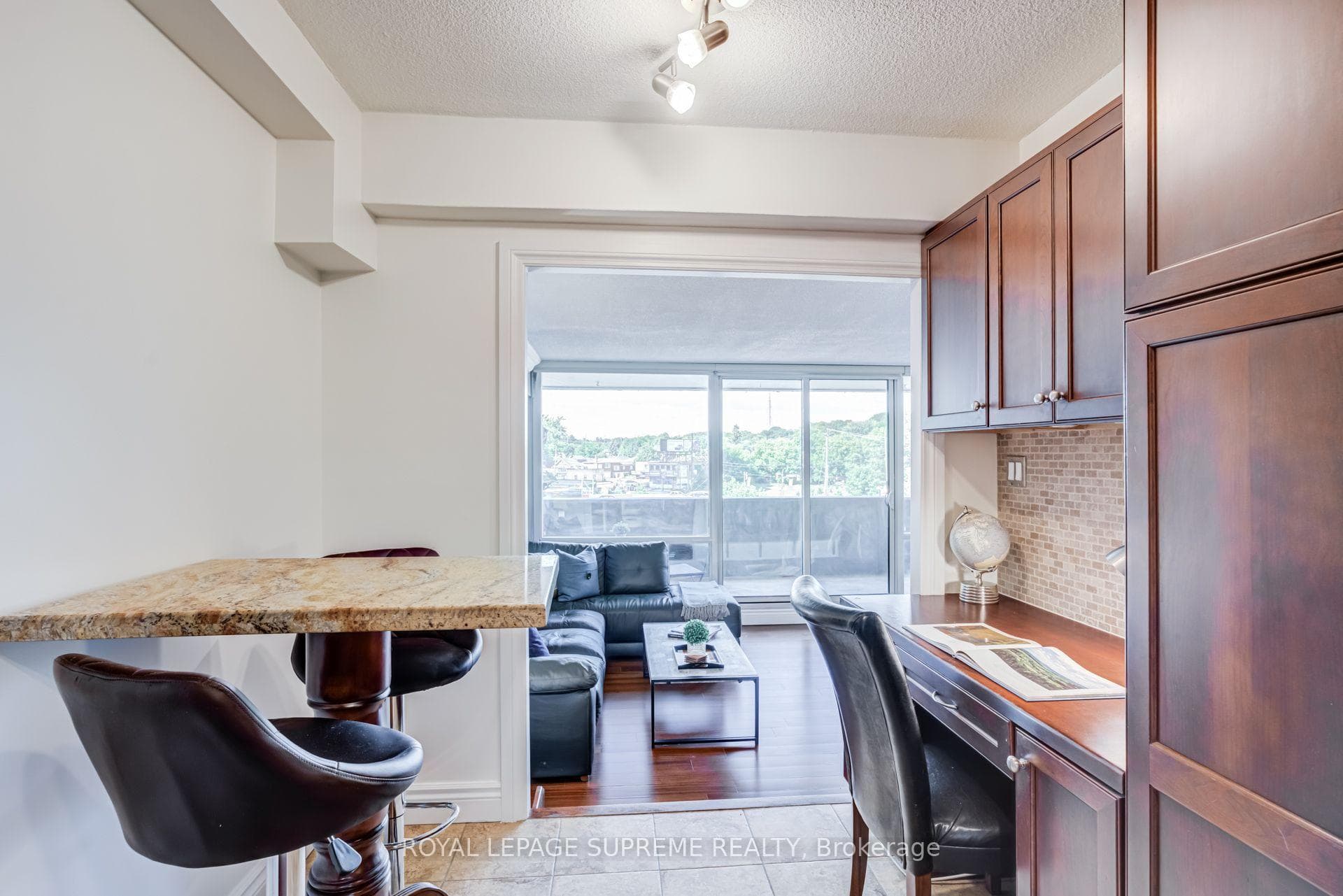 250 Scarlett Road Unit 305 photo 18