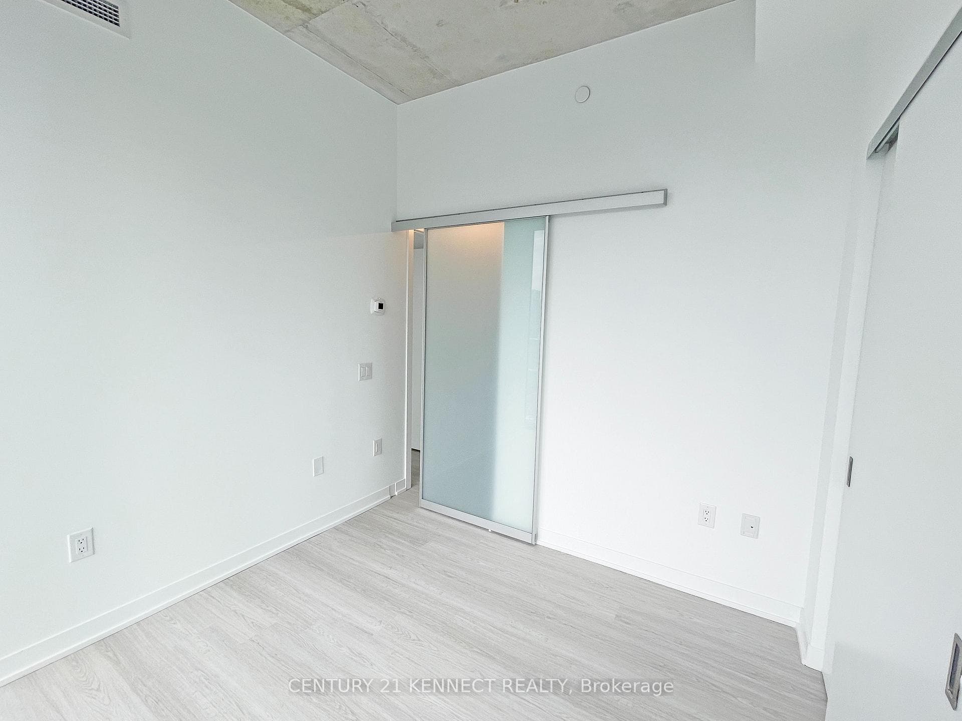 195 McCaul Street Unit 1710 photo 18