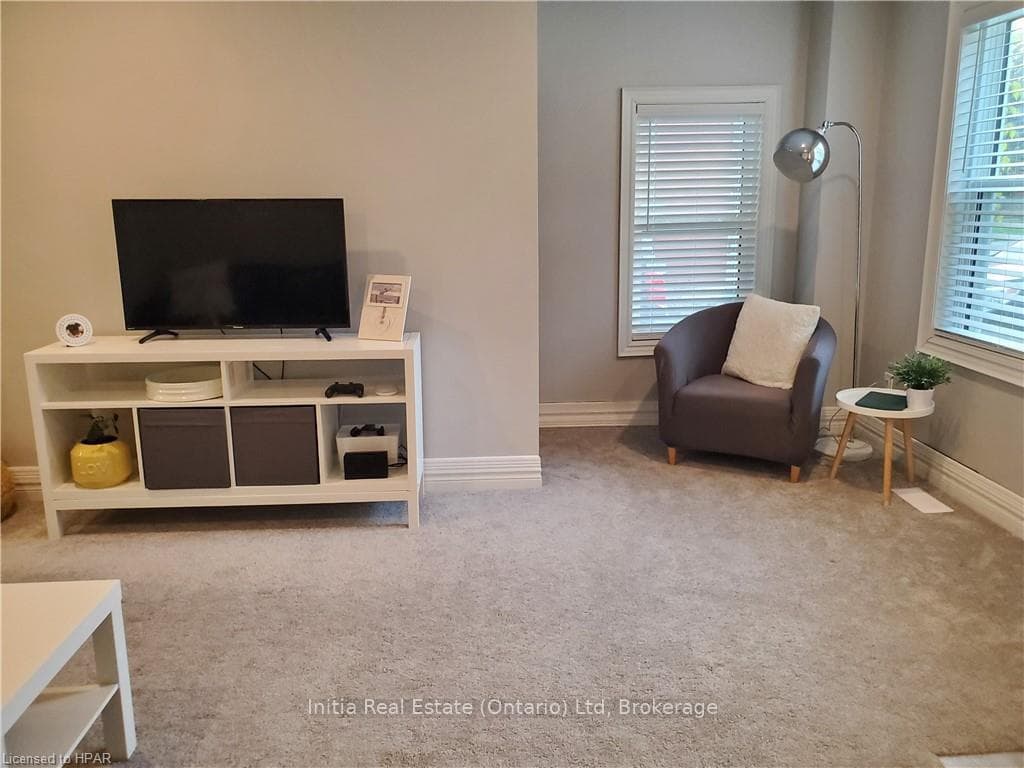117 WASHINGTON Street photo 5