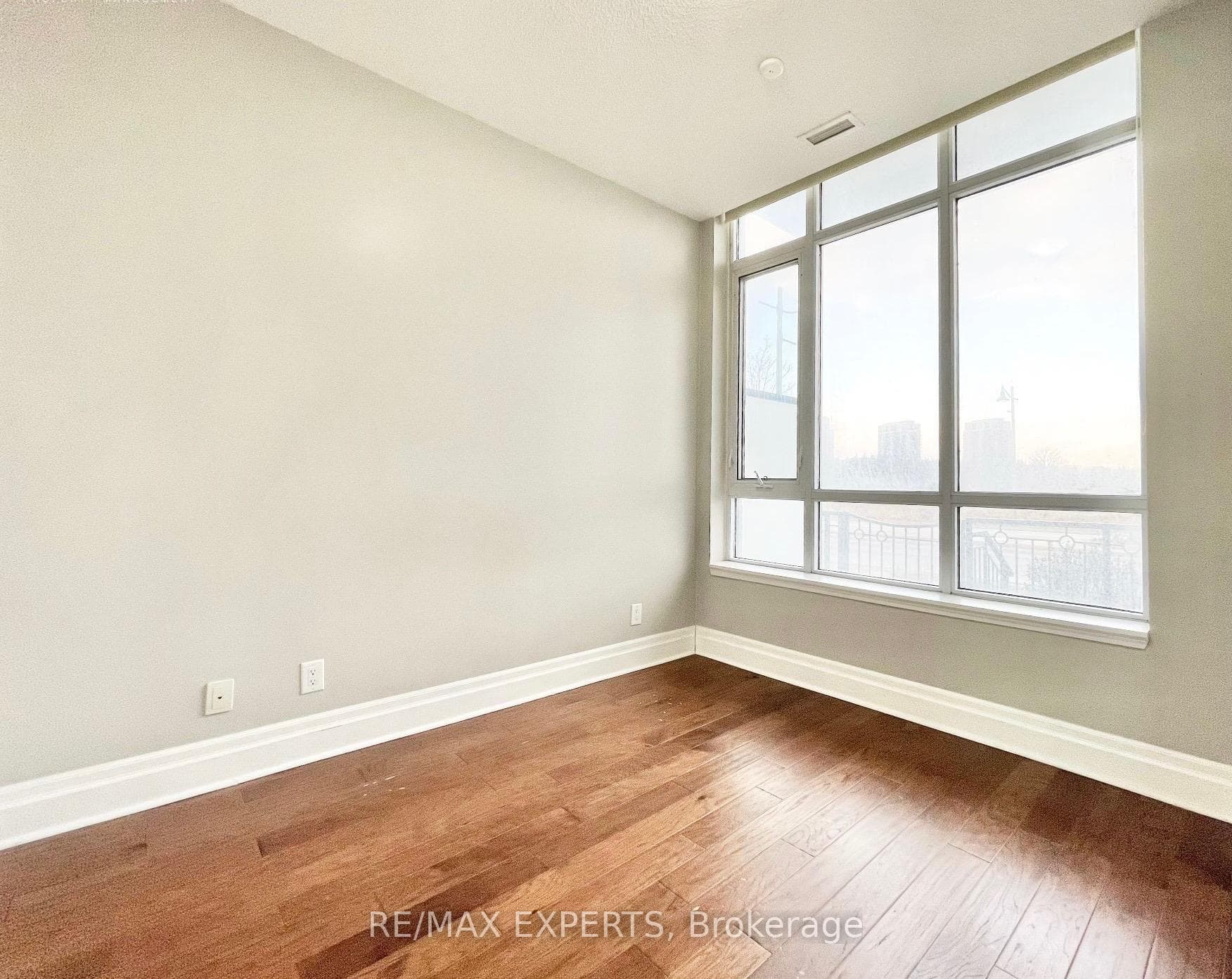 131 Upper Duke Crescent Unit 104 photo 5