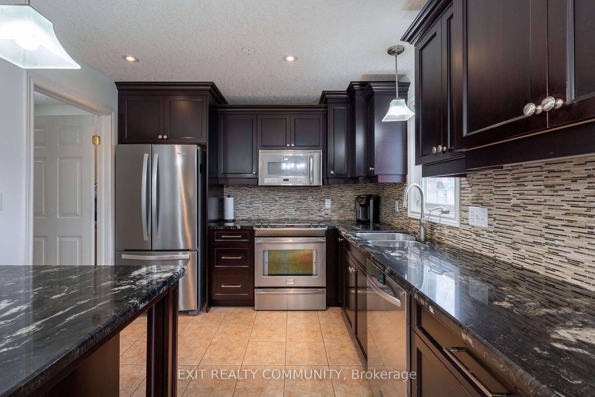 38 Riverbank Drive photo 13