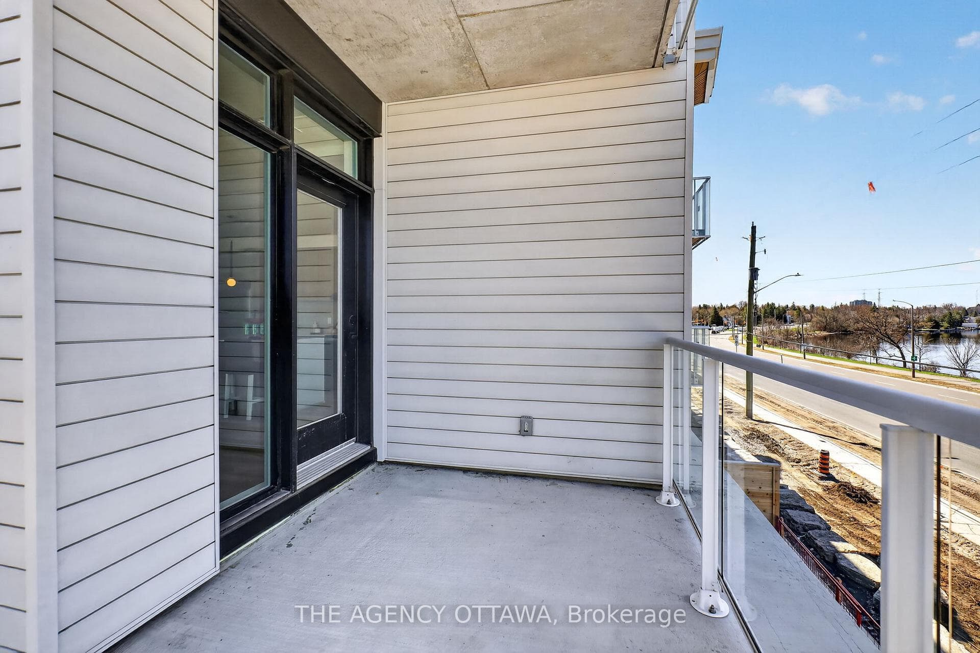 3071 Riverside Drive Unit 304 photo 18