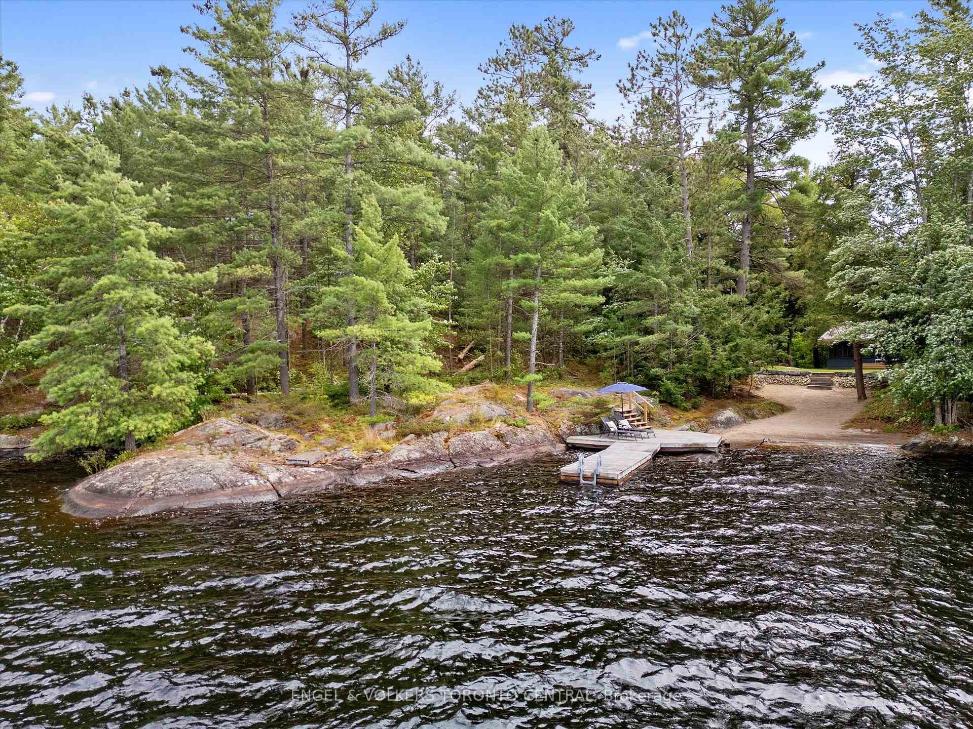Mix of granite and sandy shoreline