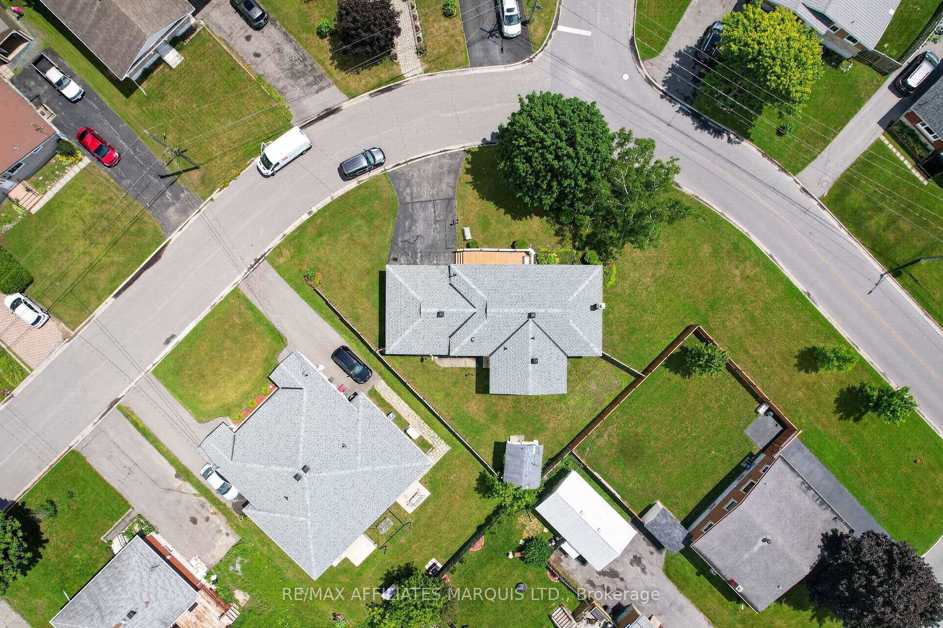 1212 Brodeur Street photo 4