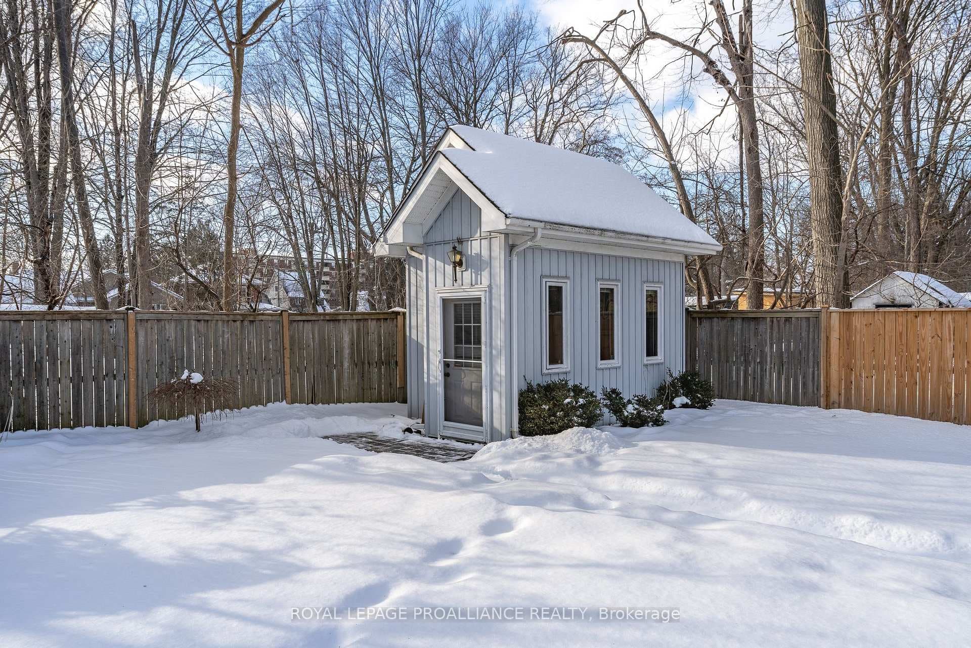 174 Dufferin Avenue photo 44