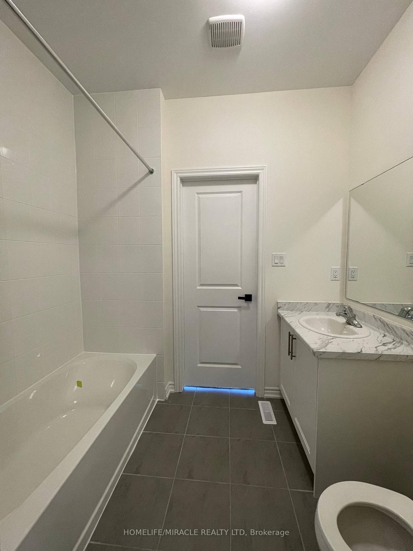 30 Bavenden Crescent photo 13