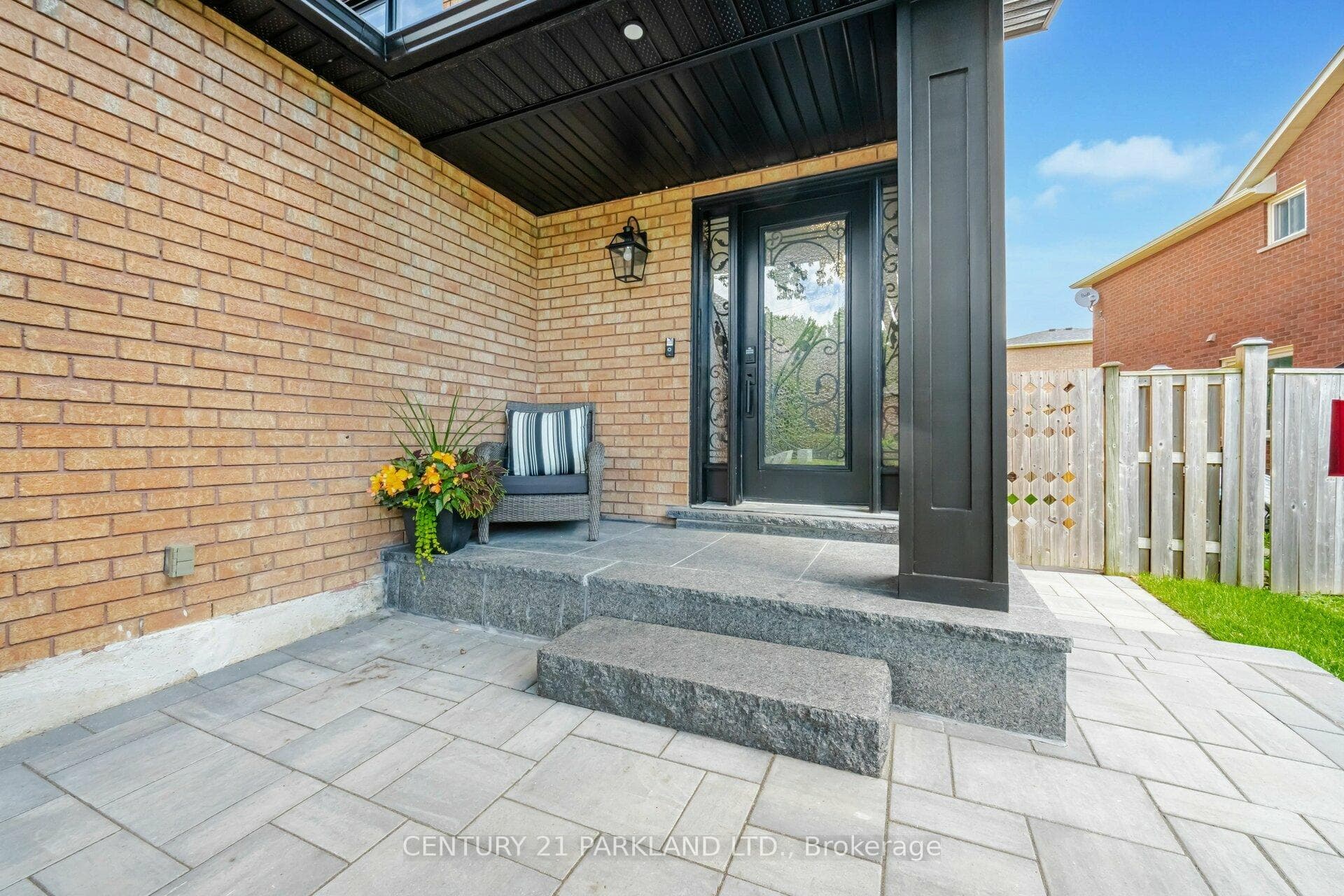 369 Millard Street photo 4