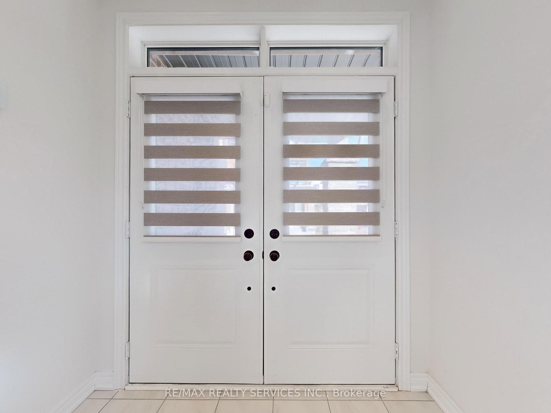 Double Door Entry/Foyer