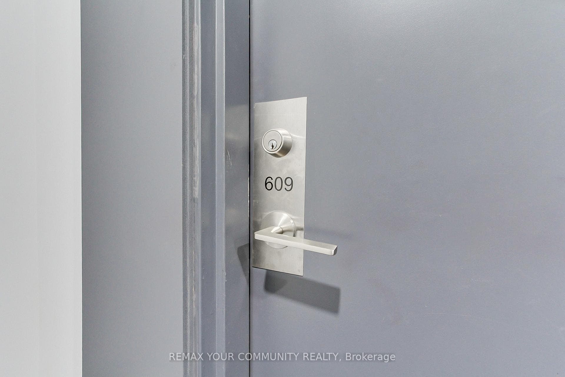 3237 Bayview Avenue Unit 609 photo 5