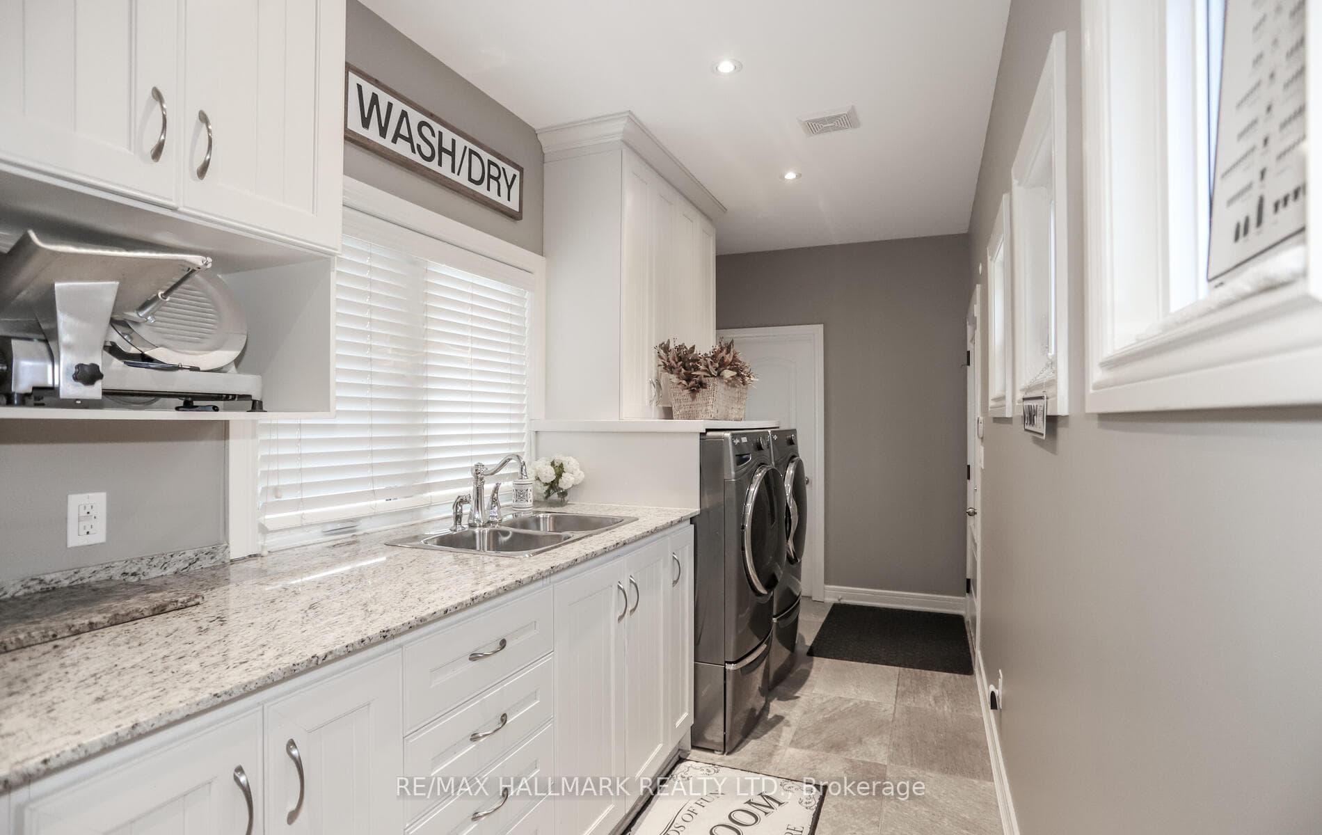 104 Hambly Avenue photo 17