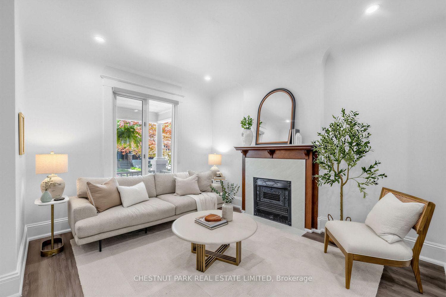89 Dearbourne Avenue photo 5