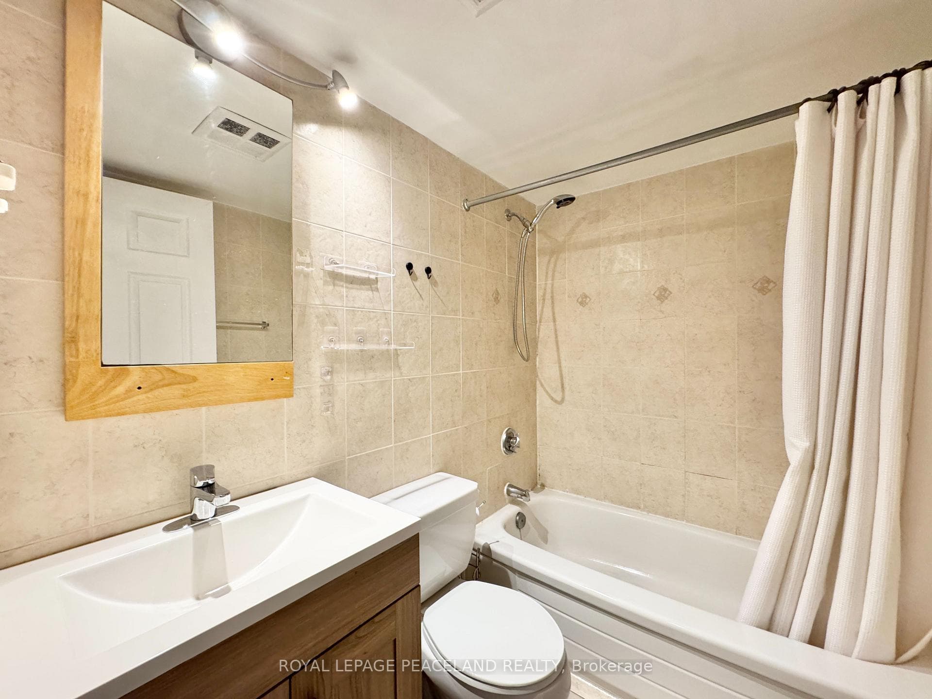 24 Wellesley Street Unit 1709 photo 12