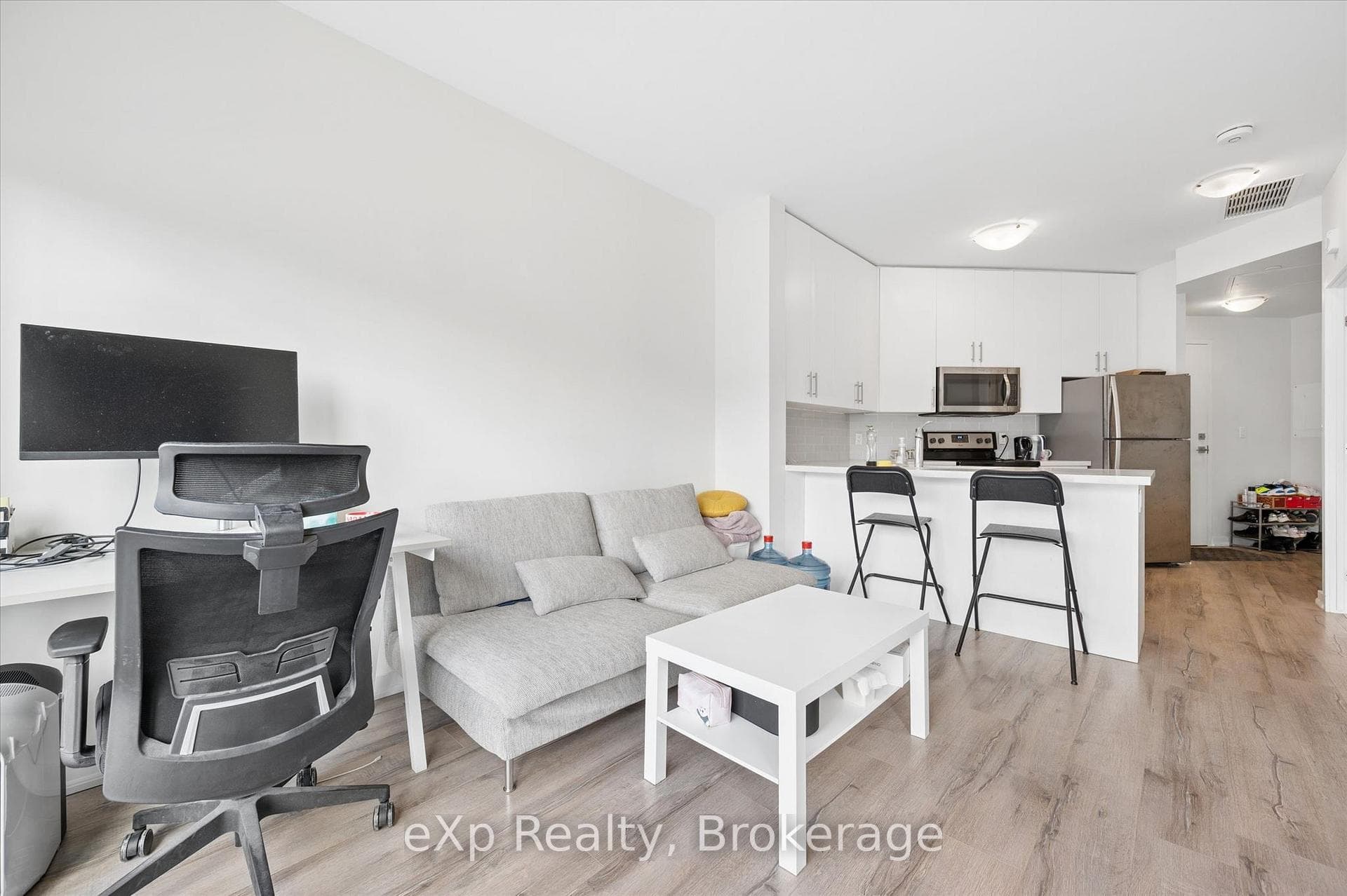690 King Street Unit 202 photo 15