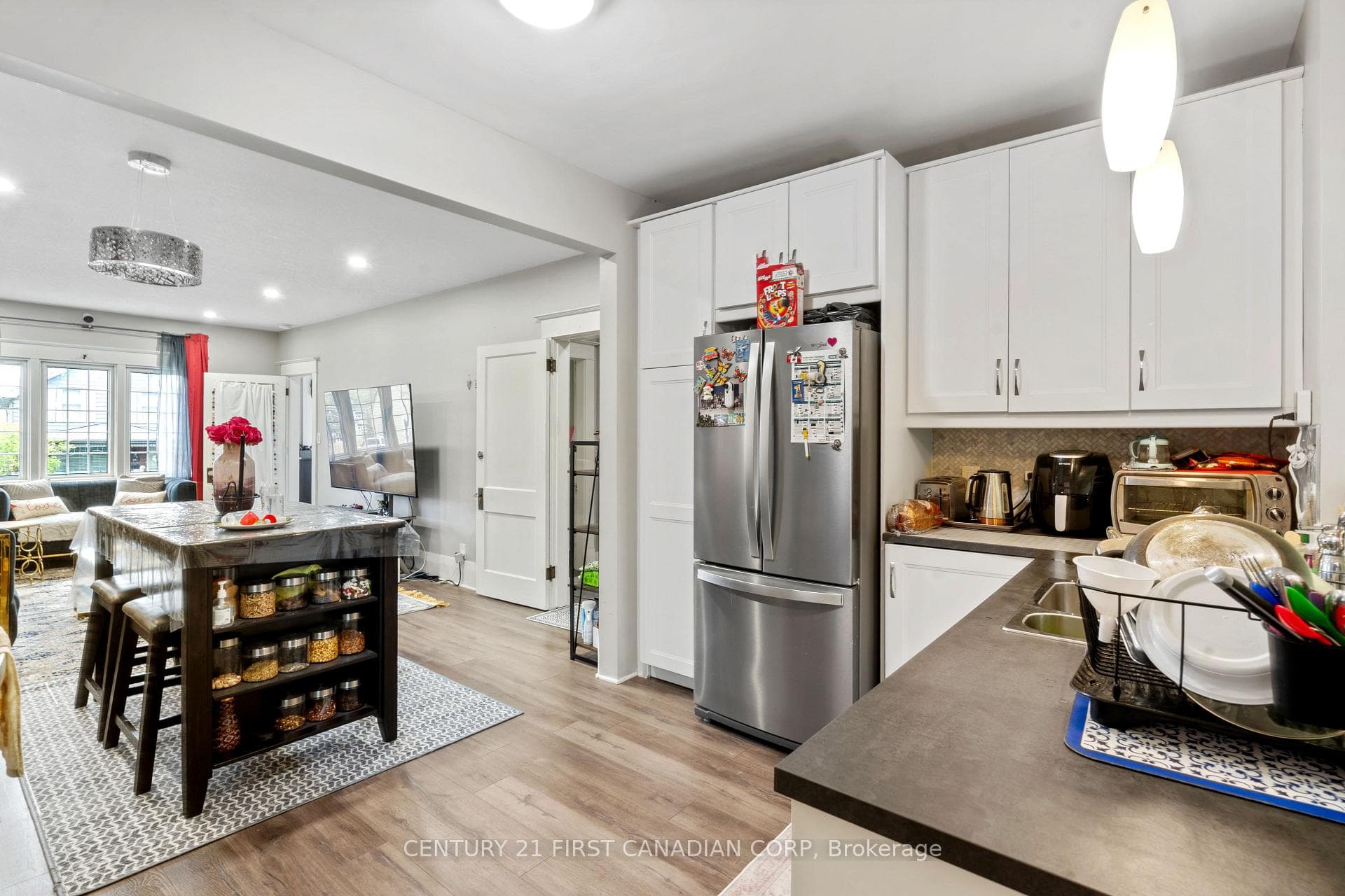 594 Highbury Avenue photo 12