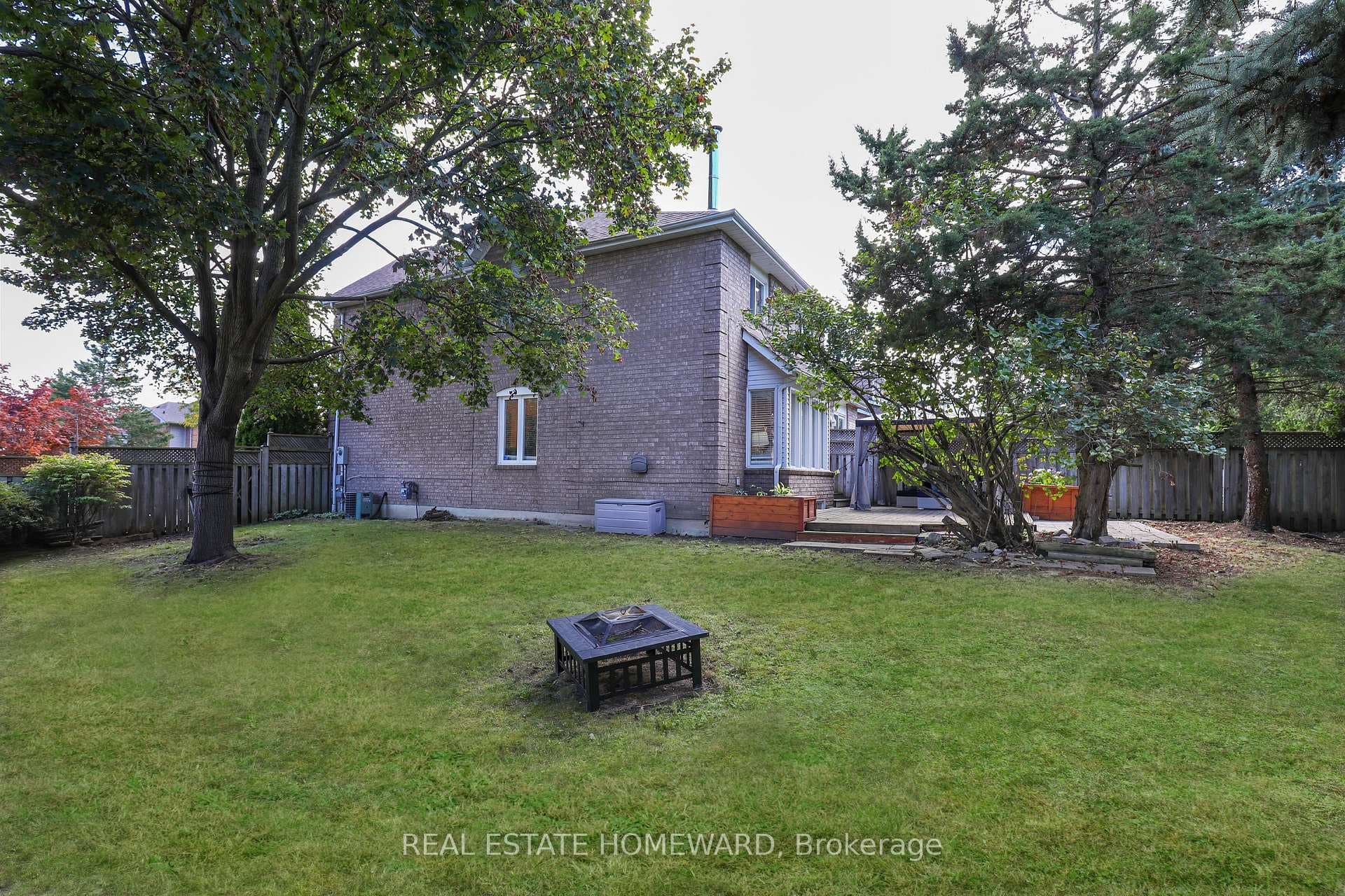 46 Woodward Drive photo 2