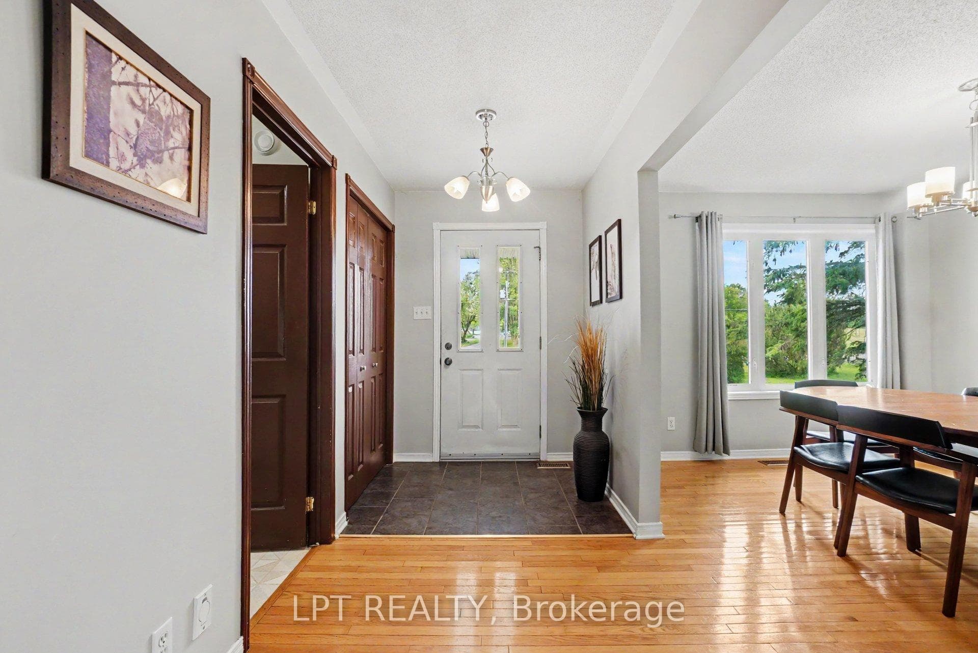 3898 Etienne Road photo 9