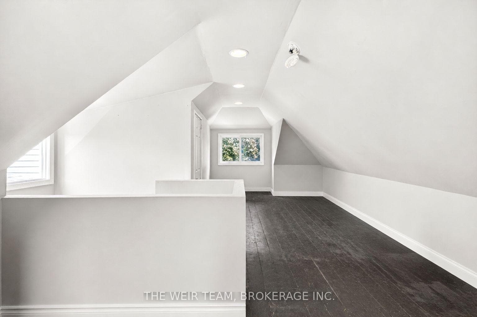 226 Ottawa Street photo 29