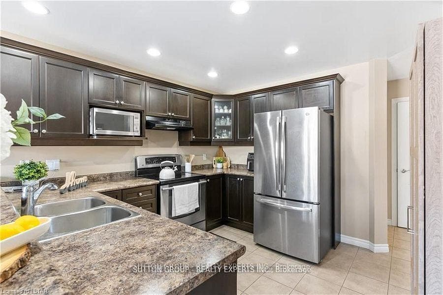 1186 Smither Road Unit Upper photo 6