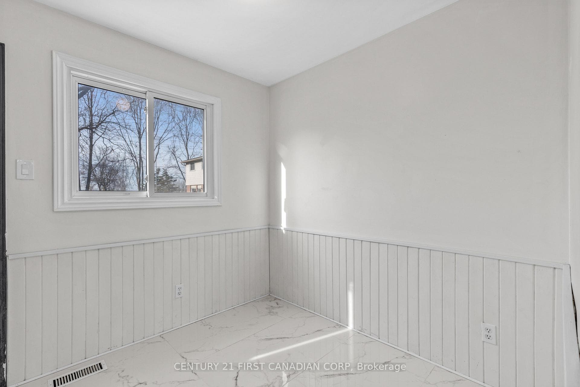 700 Exeter Road Unit 16 photo 6