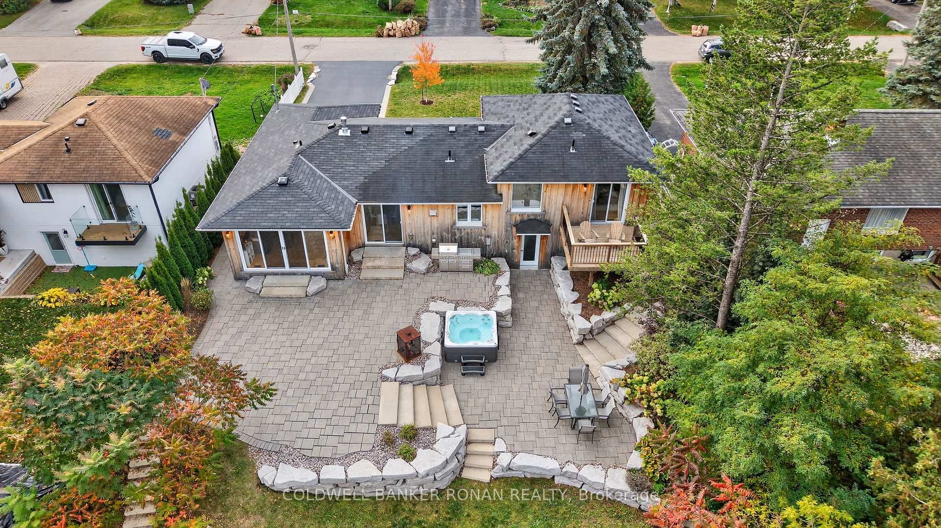 96 Boyne Crescent photo 45