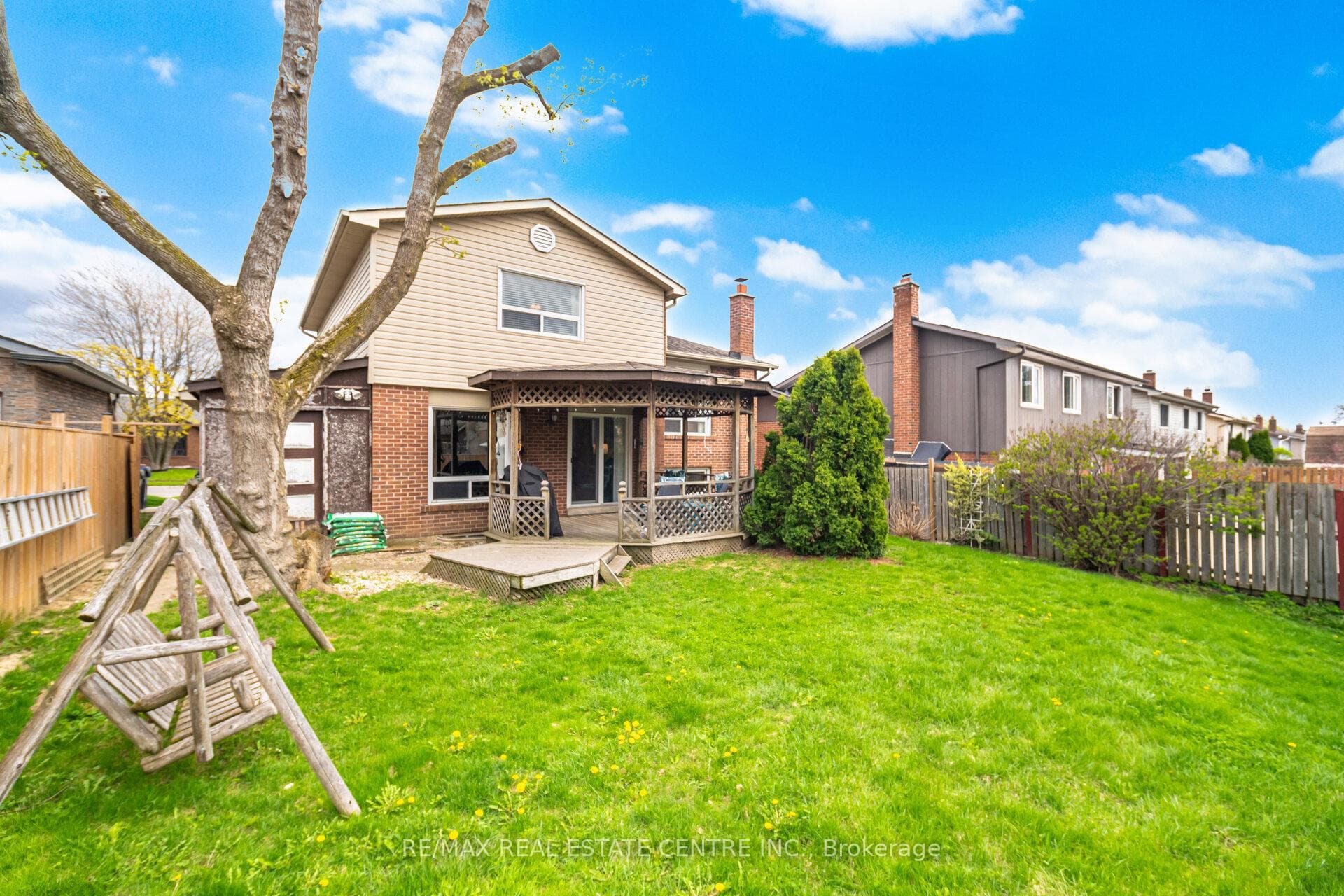 94 Blackthorn Lane photo 32