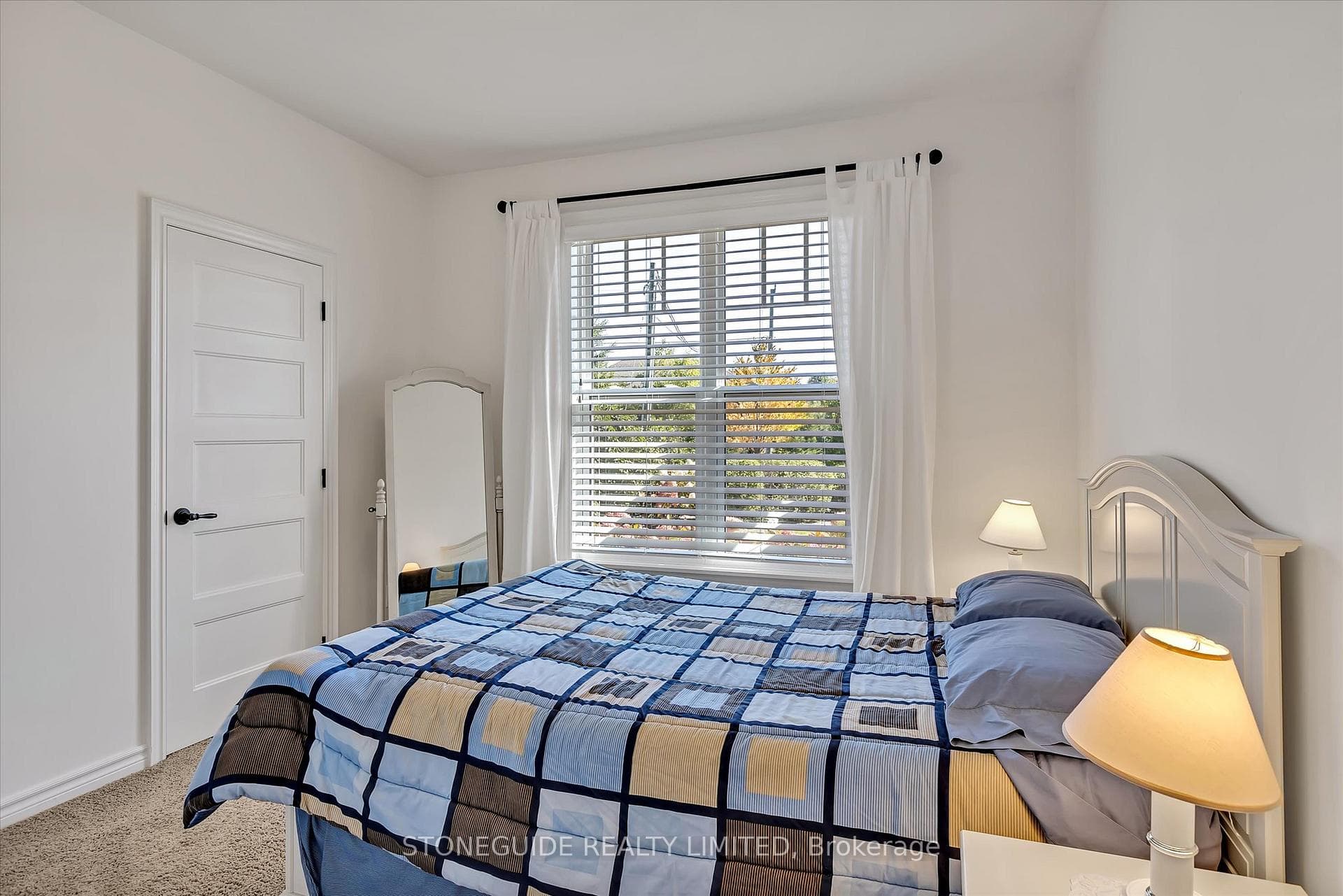 117 ARNOTT Drive photo 24