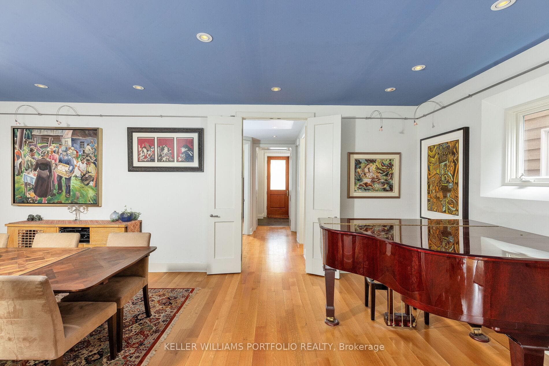 Hallway from Front door to Dining Room