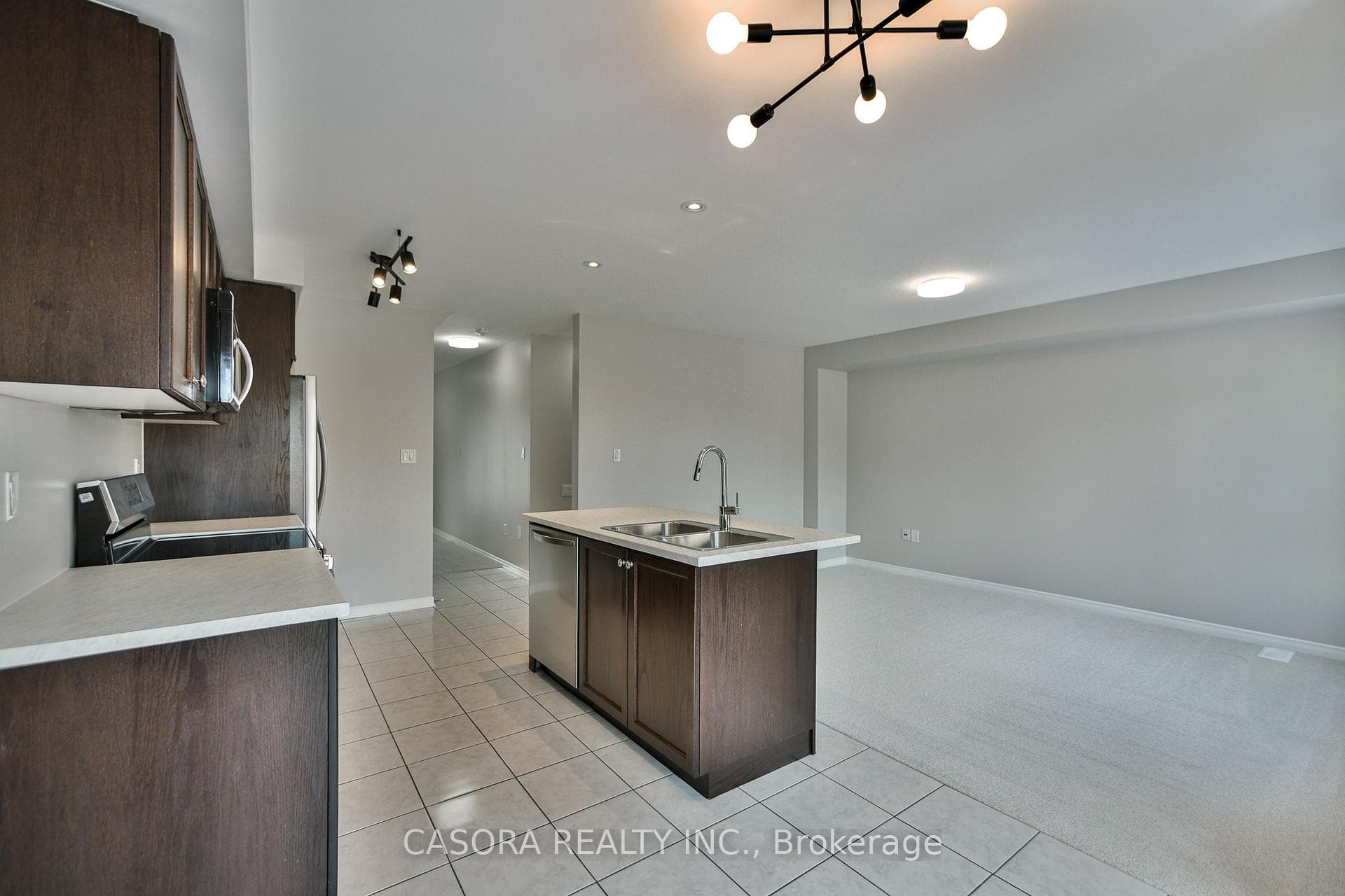 110 Arnold Marshall Boulevard photo 14