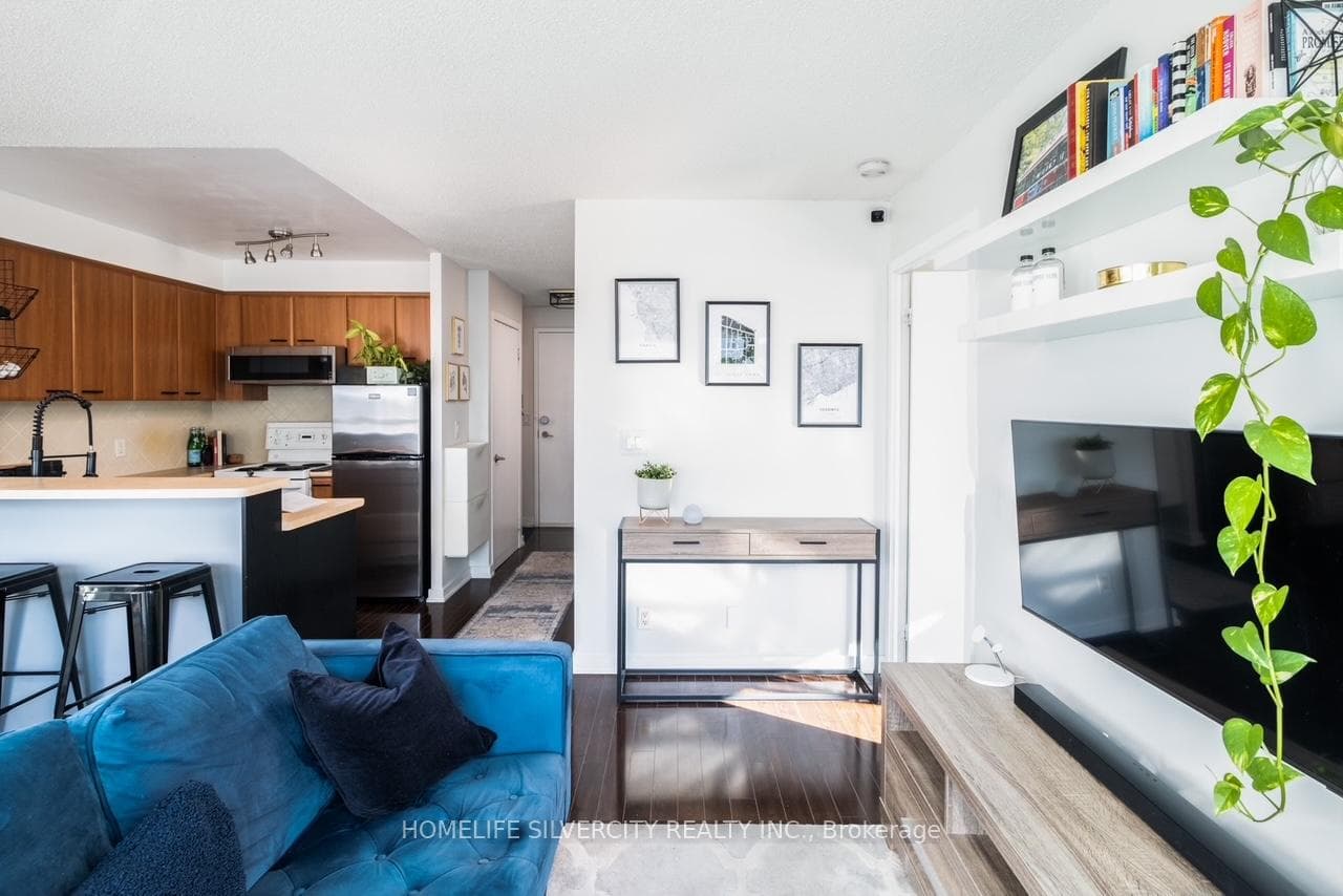 36 Lee Centre Drive Unit 1611 photo 10