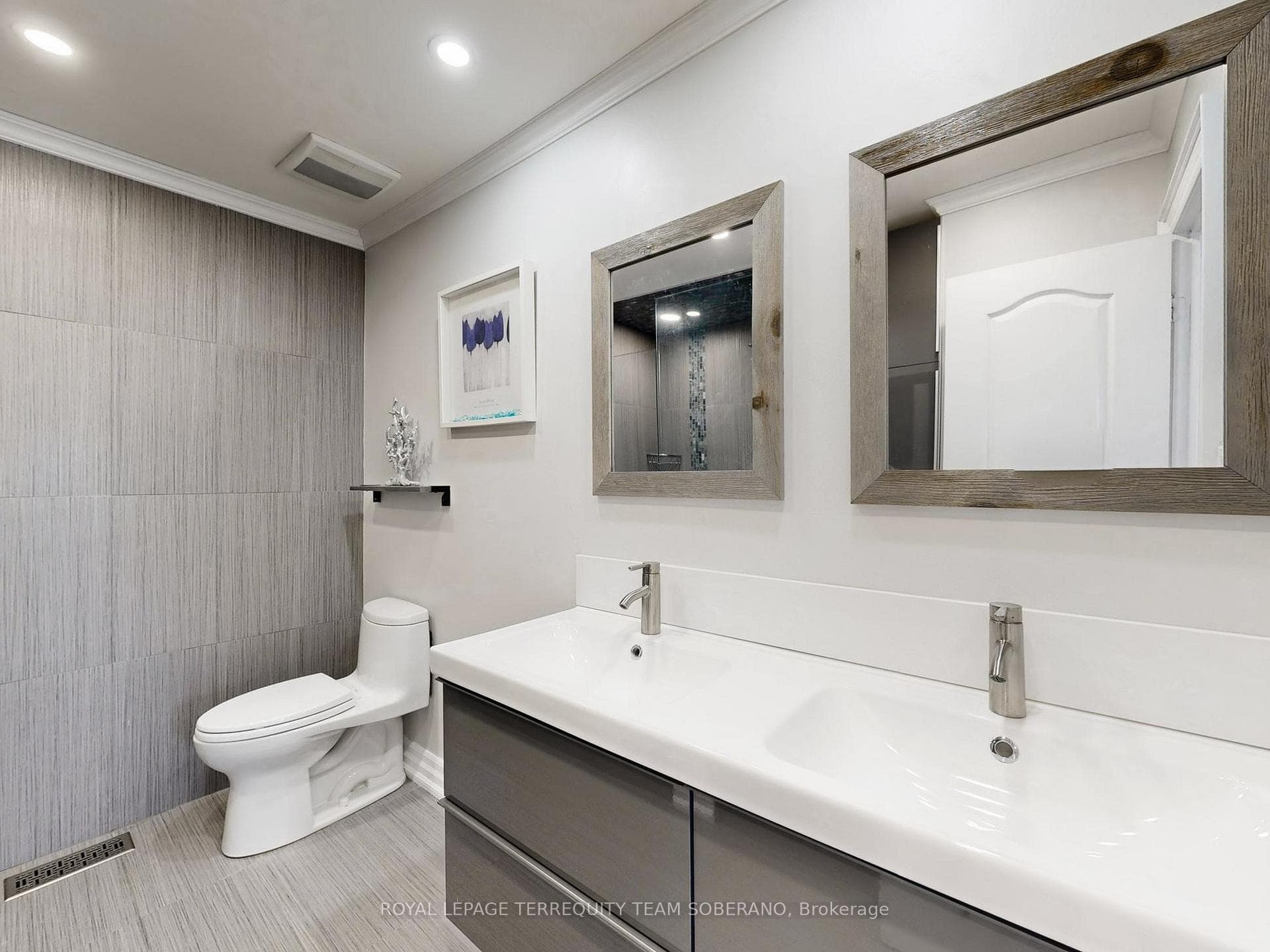 121 Adventure Crescent photo 36