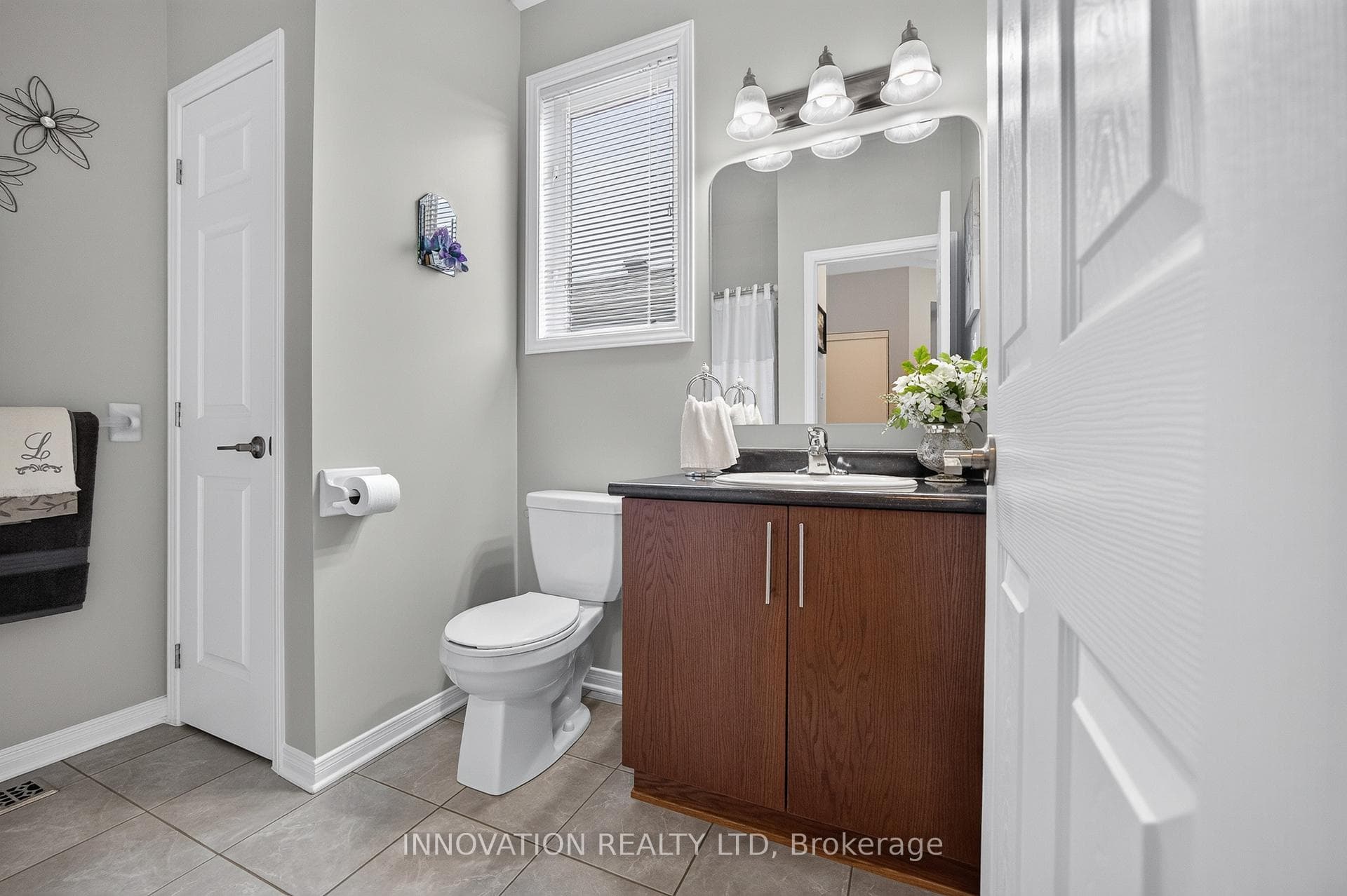 249 Edey Street photo 9