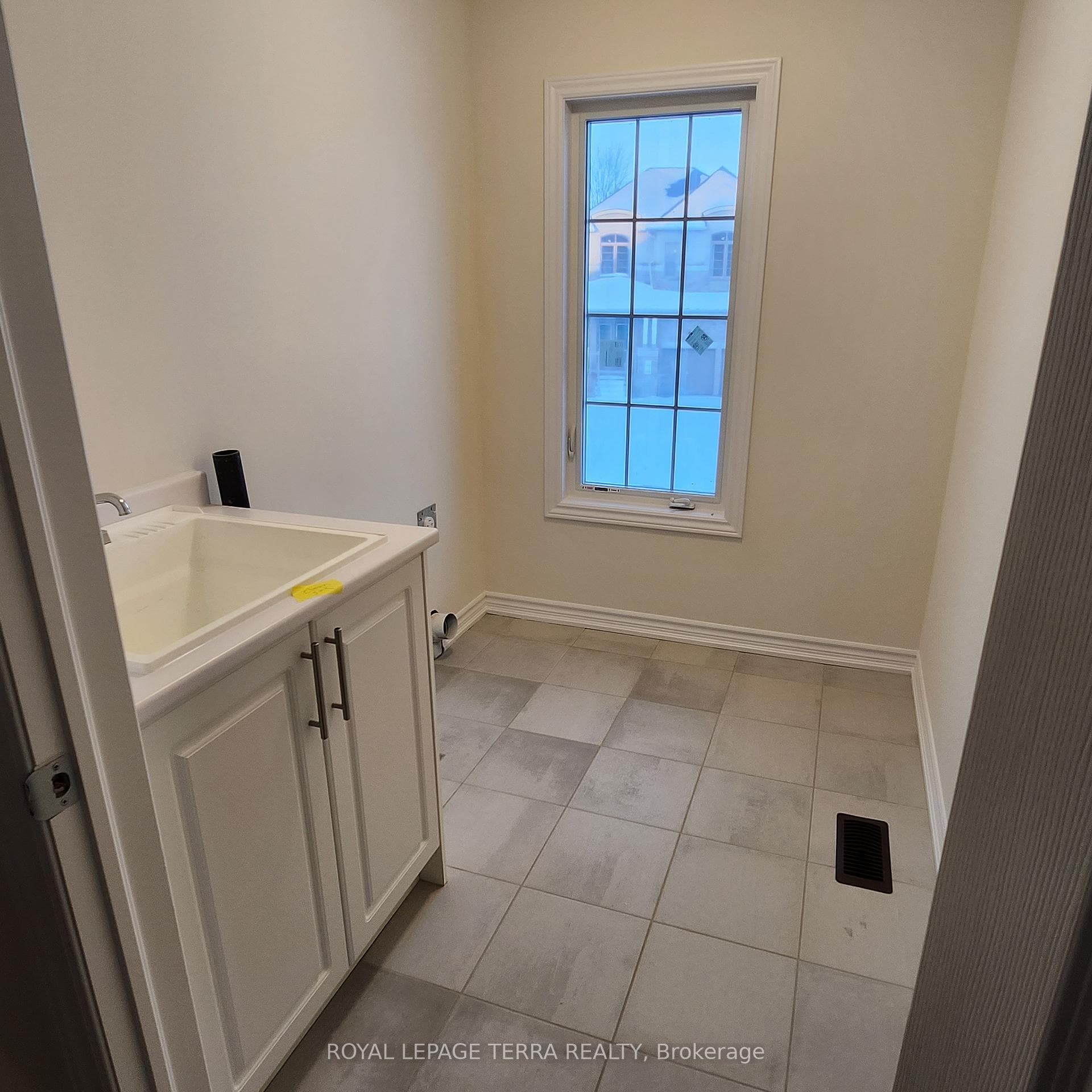 338 Fleetwood Drive photo 36
