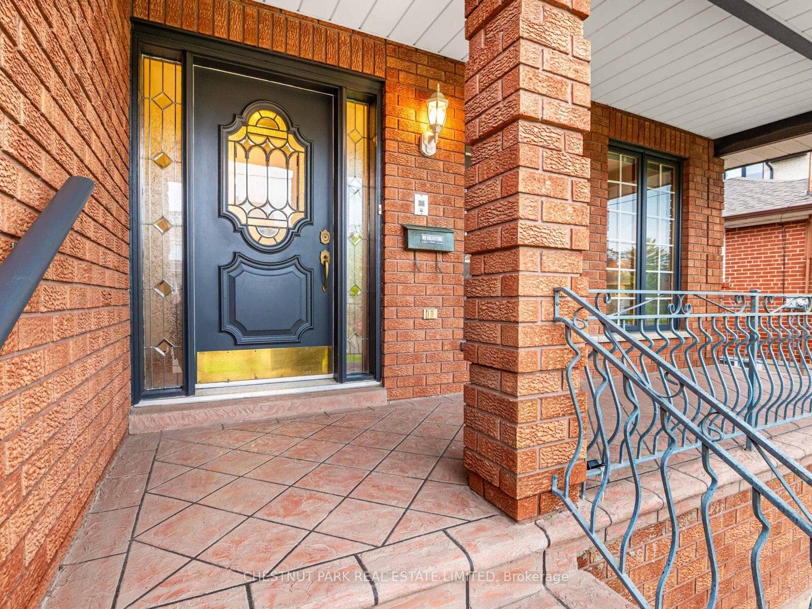 256 Cocksfield Avenue photo 2