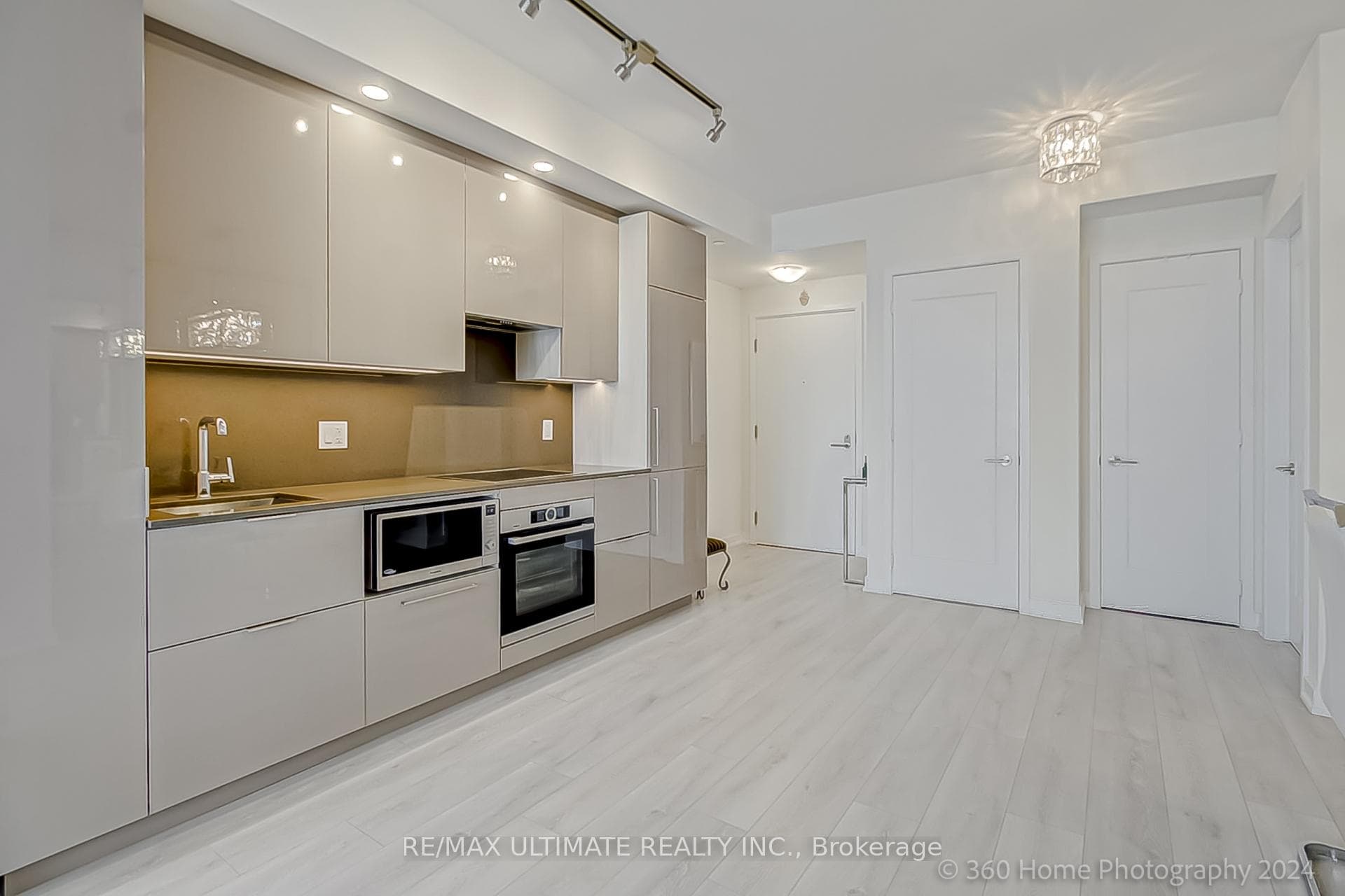 28 Freeland Street Unit 2401 photo 5