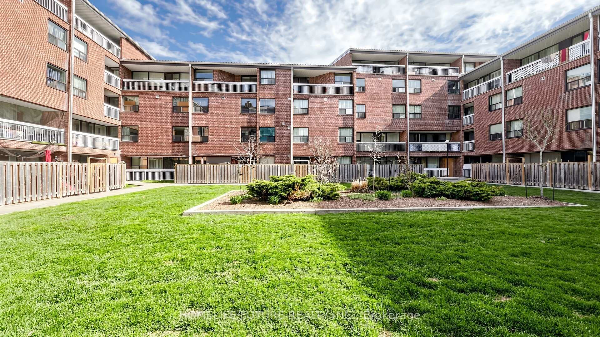 4060 Lawrence Avenue Unit 204 photo 50