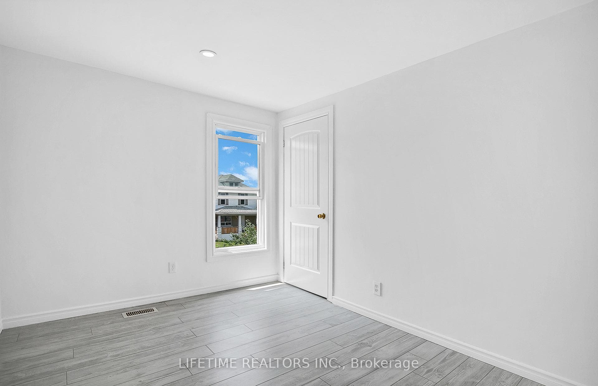 1108 Wellington Avenue photo 15