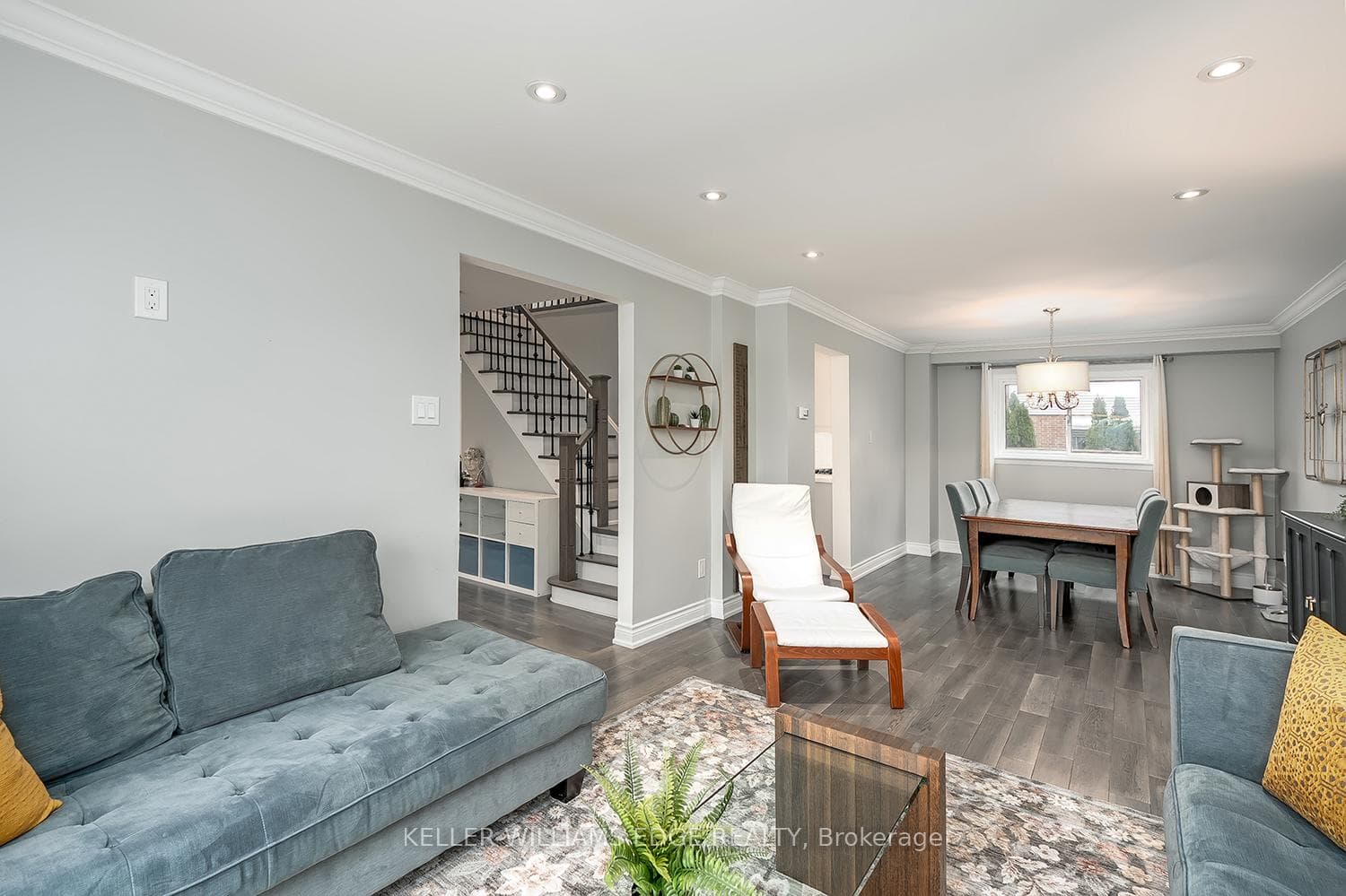 2475 Cavendish Drive photo 9